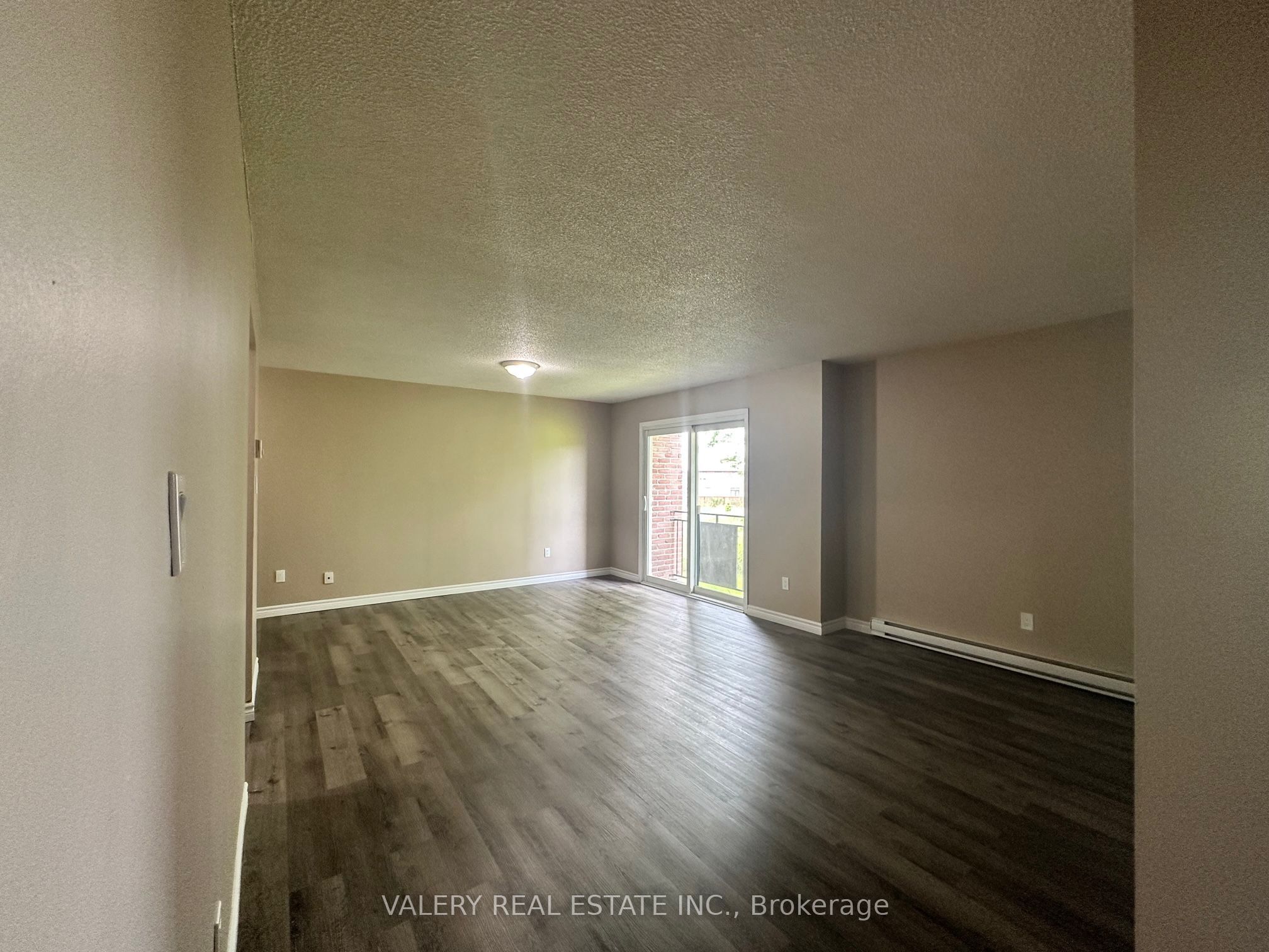 1 Lowndes Avenue 7, Georgina, ON L4P 3J7 photo 5