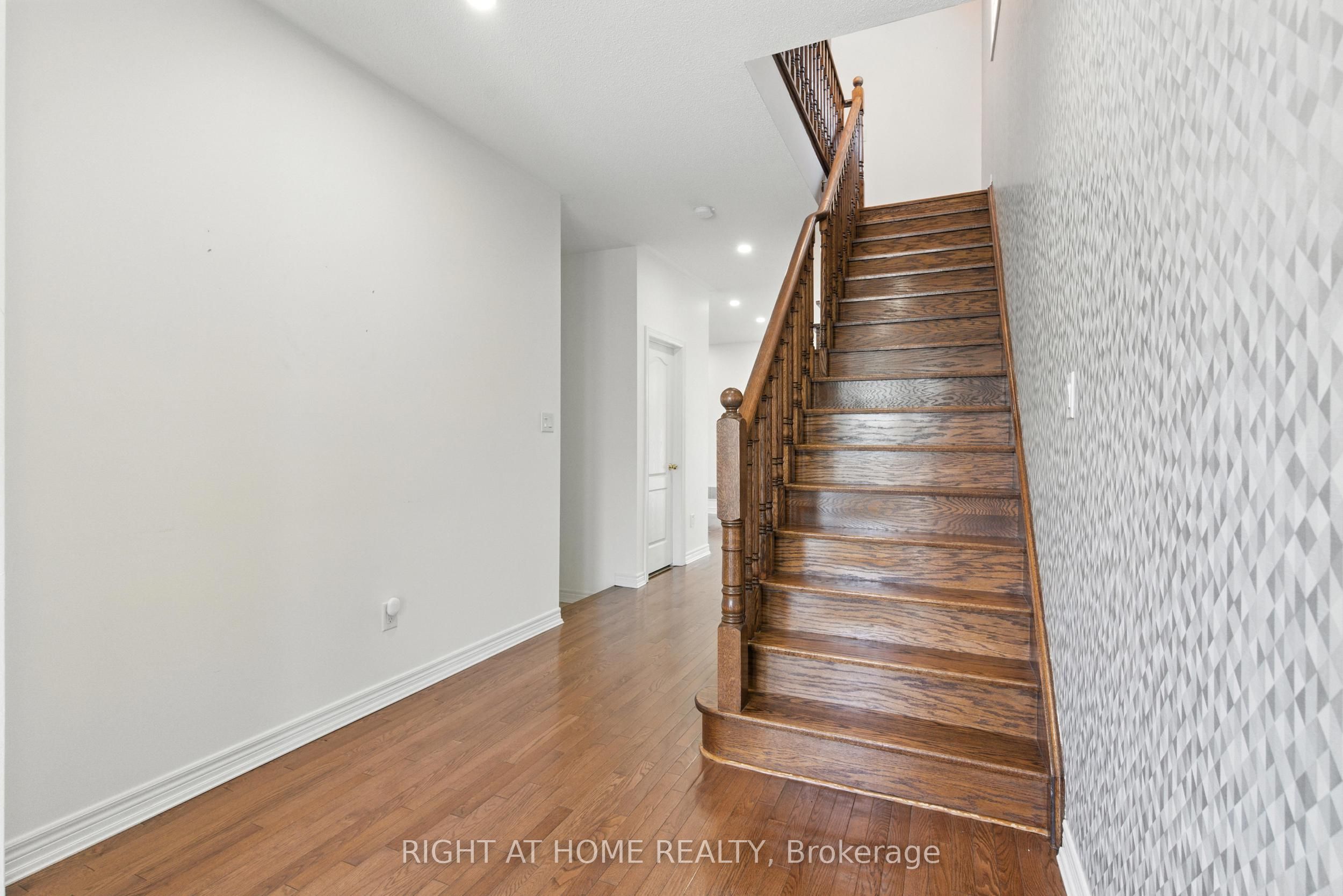 215 Canada Drive, Vaughan, ON L4H 0K2 photo 5