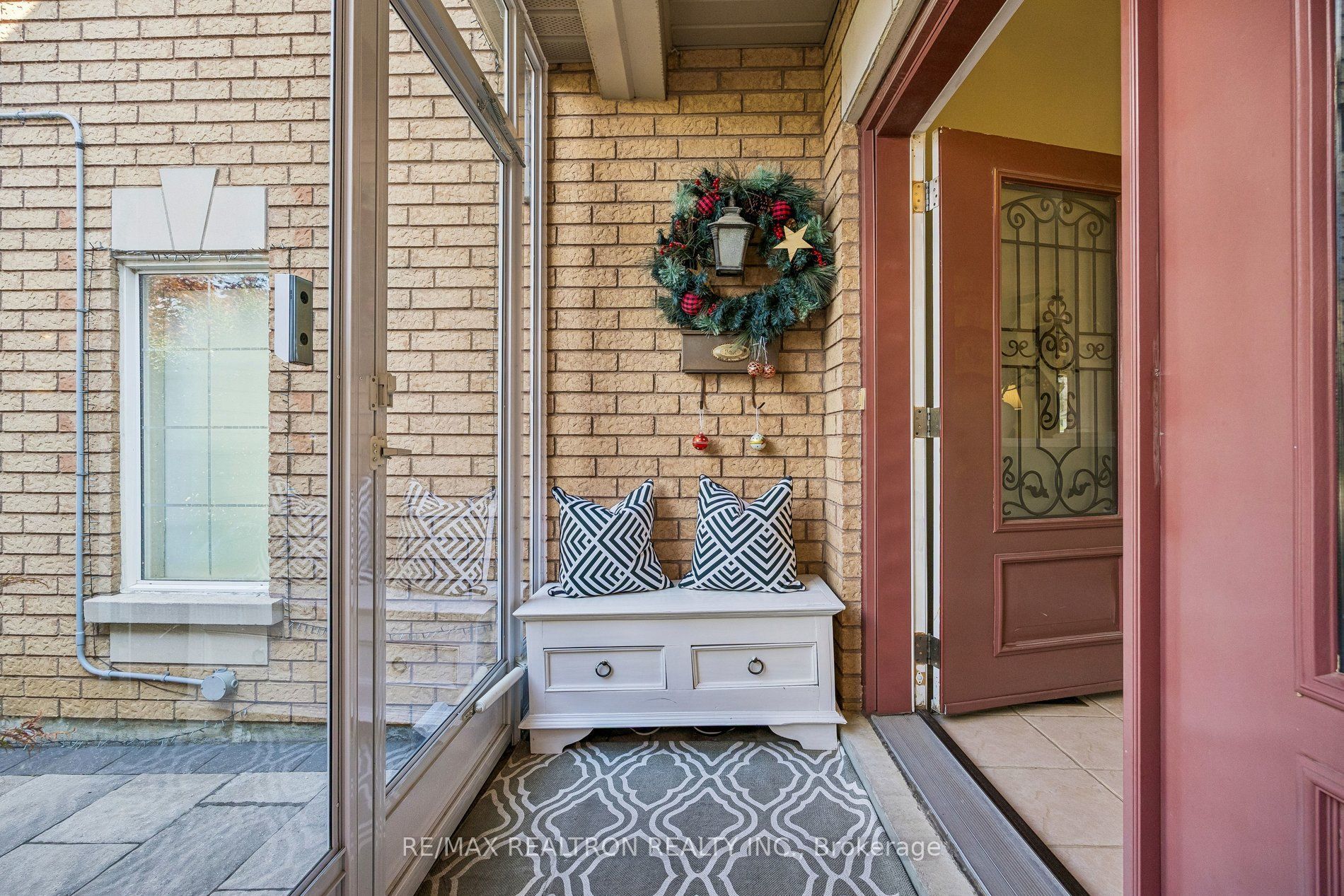 9 Kimono Crescent, Richmond Hill, ON L4S 1X5 photo 2