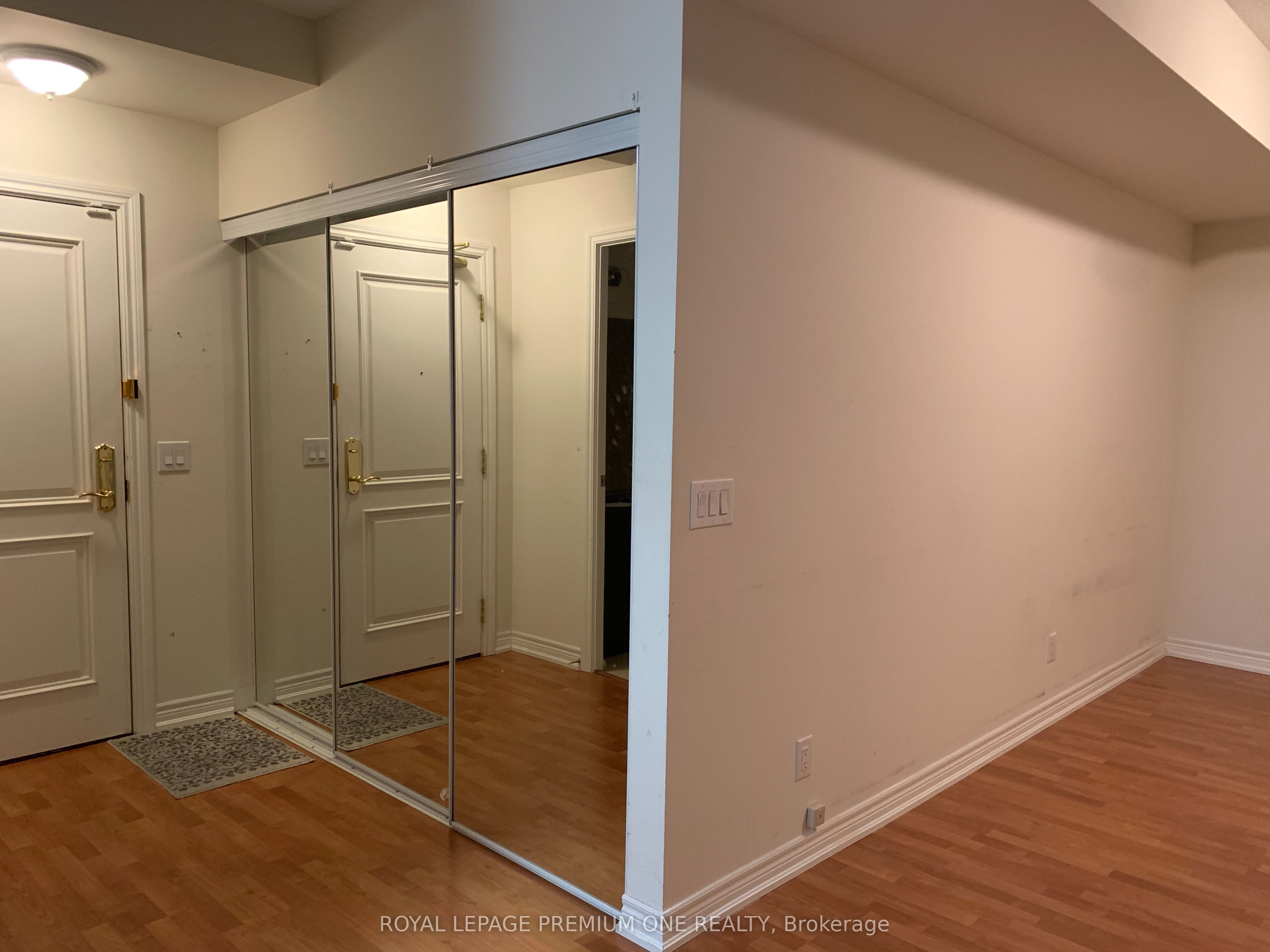 9245 Jane Street 601, Vaughan, ON L6A 0J9 photo 3