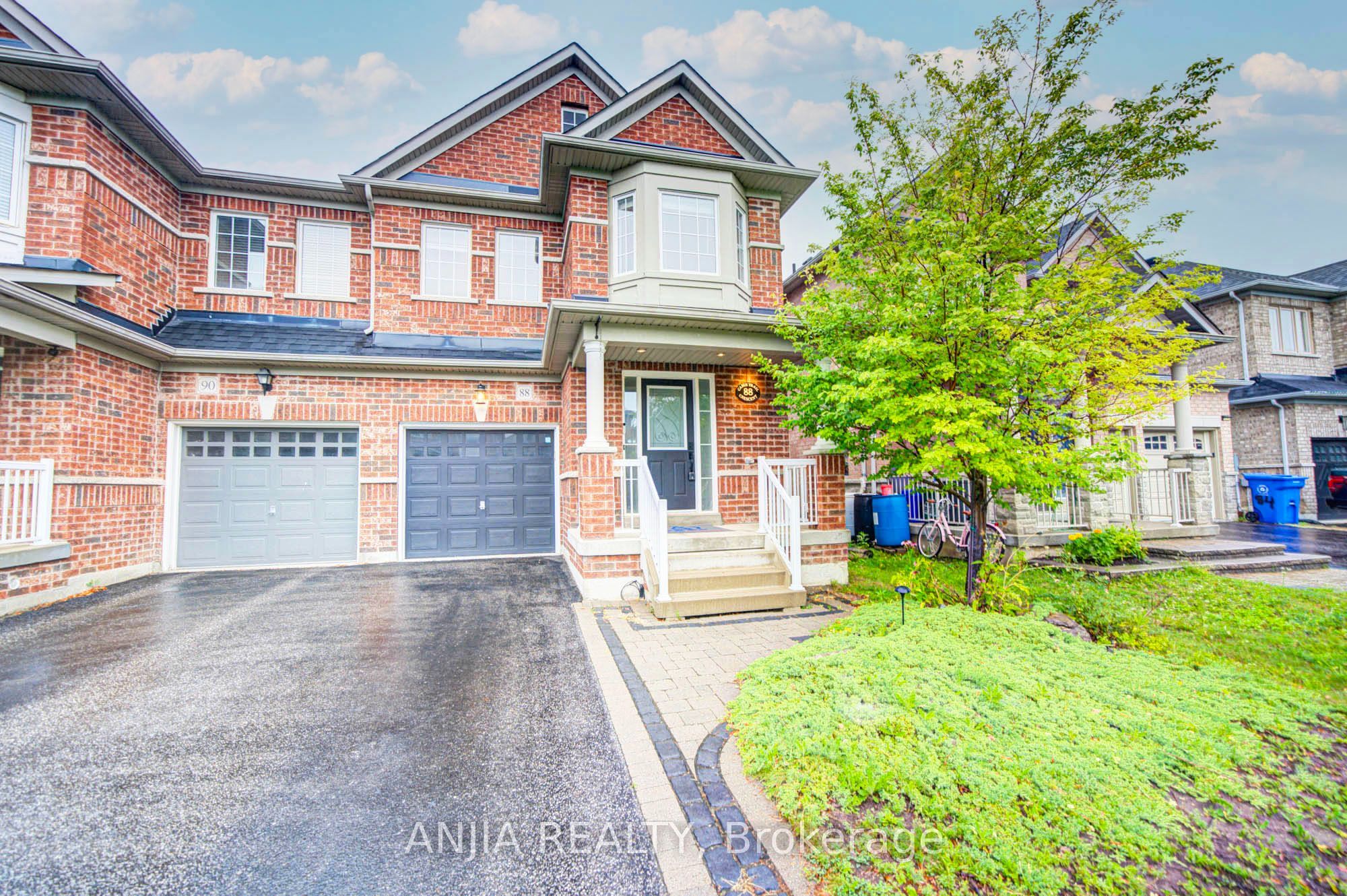 88 Cabin Trail Crescent, Whitchurch-Stouffville, ON L4A 0S7 photo 2