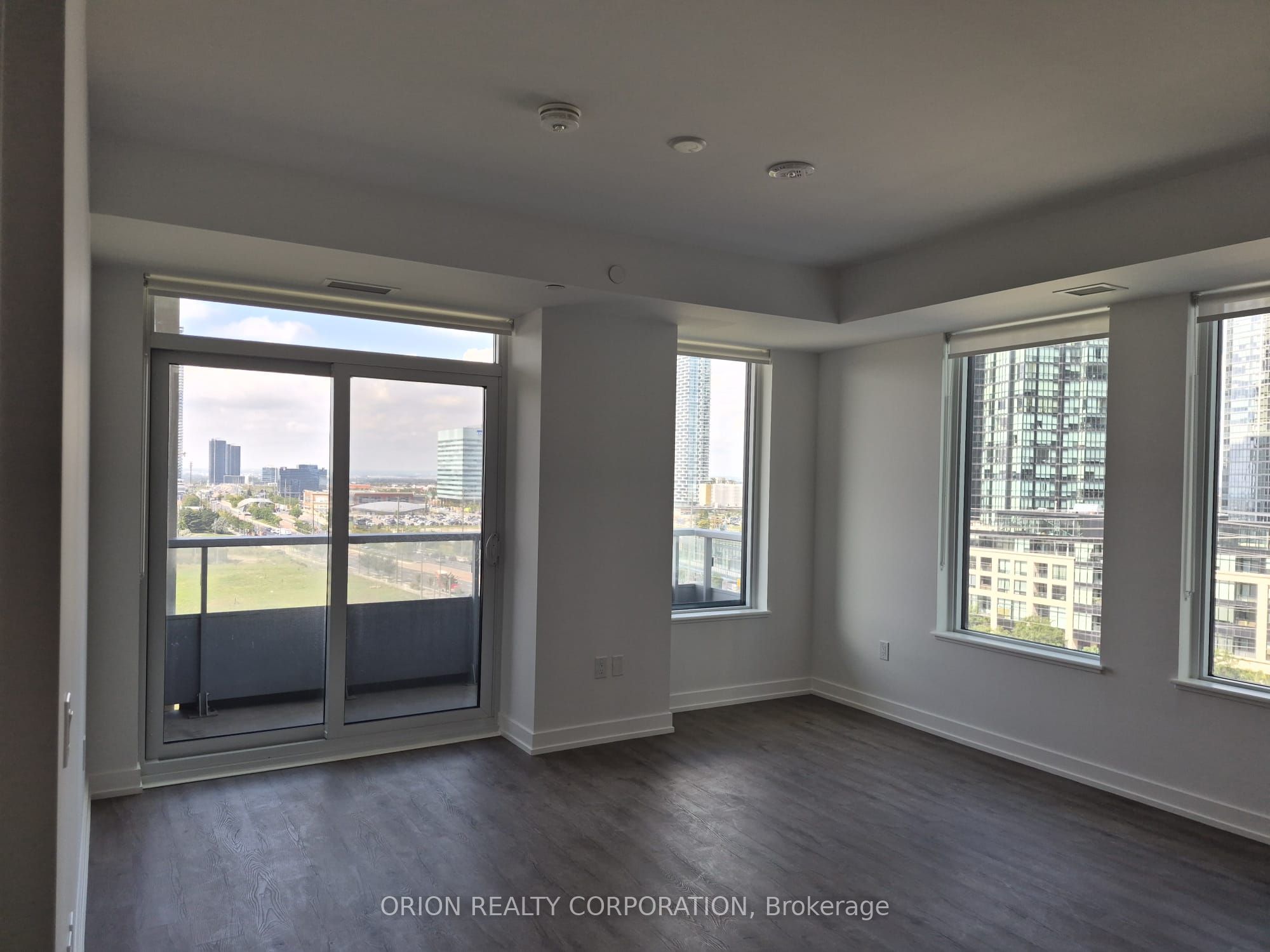 21 Meadowdale Road 806, Vaughan, ON L4K 0H6 photo 4