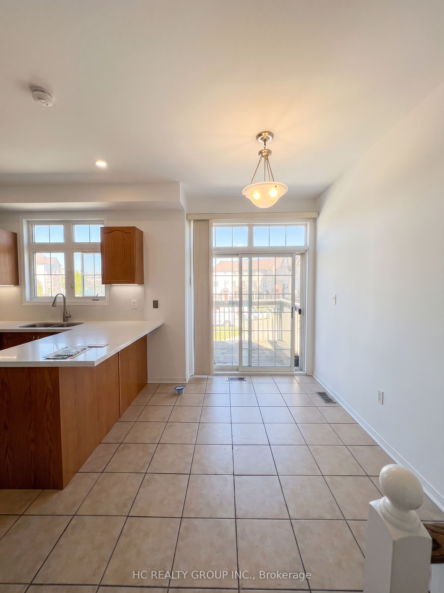 10 Post Oak Drive 19, Richmond Hill, ON L4E 4H8 photo 4