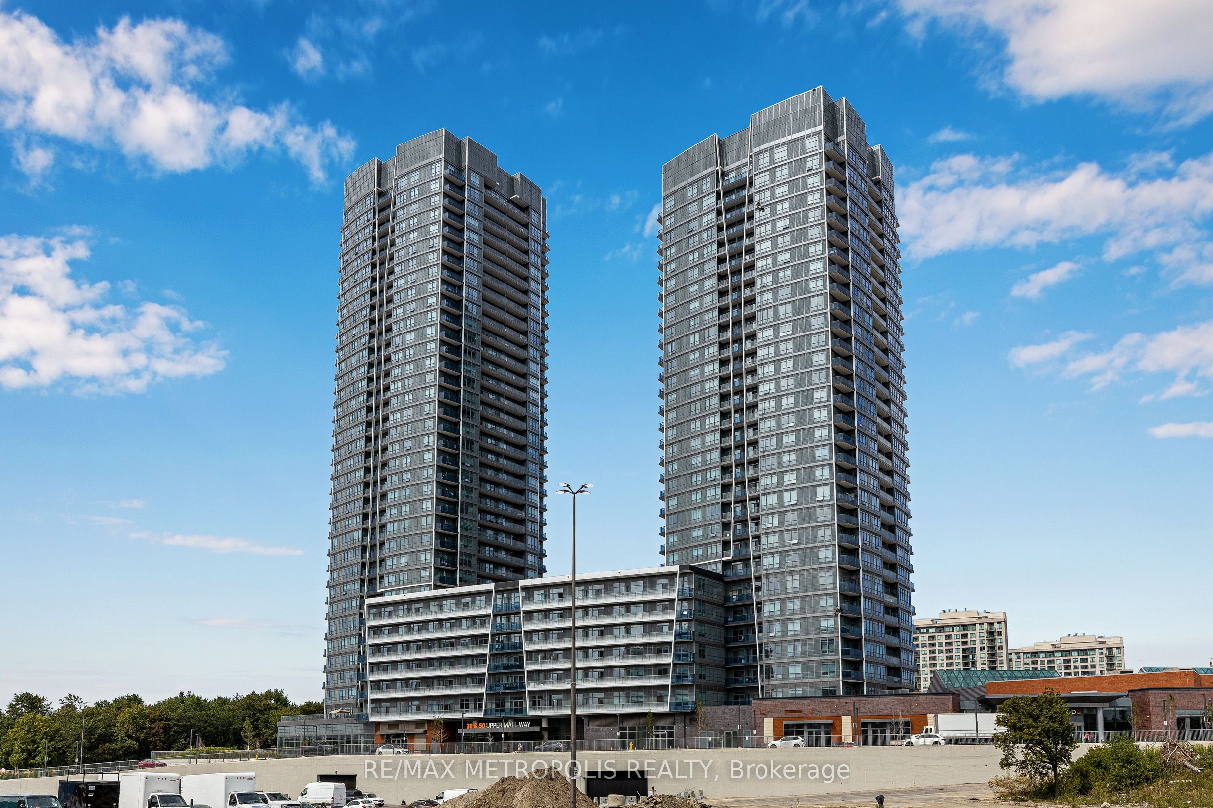 30 Upper Mall Way 2504, Vaughan, ON L4J 0L7 photo 3