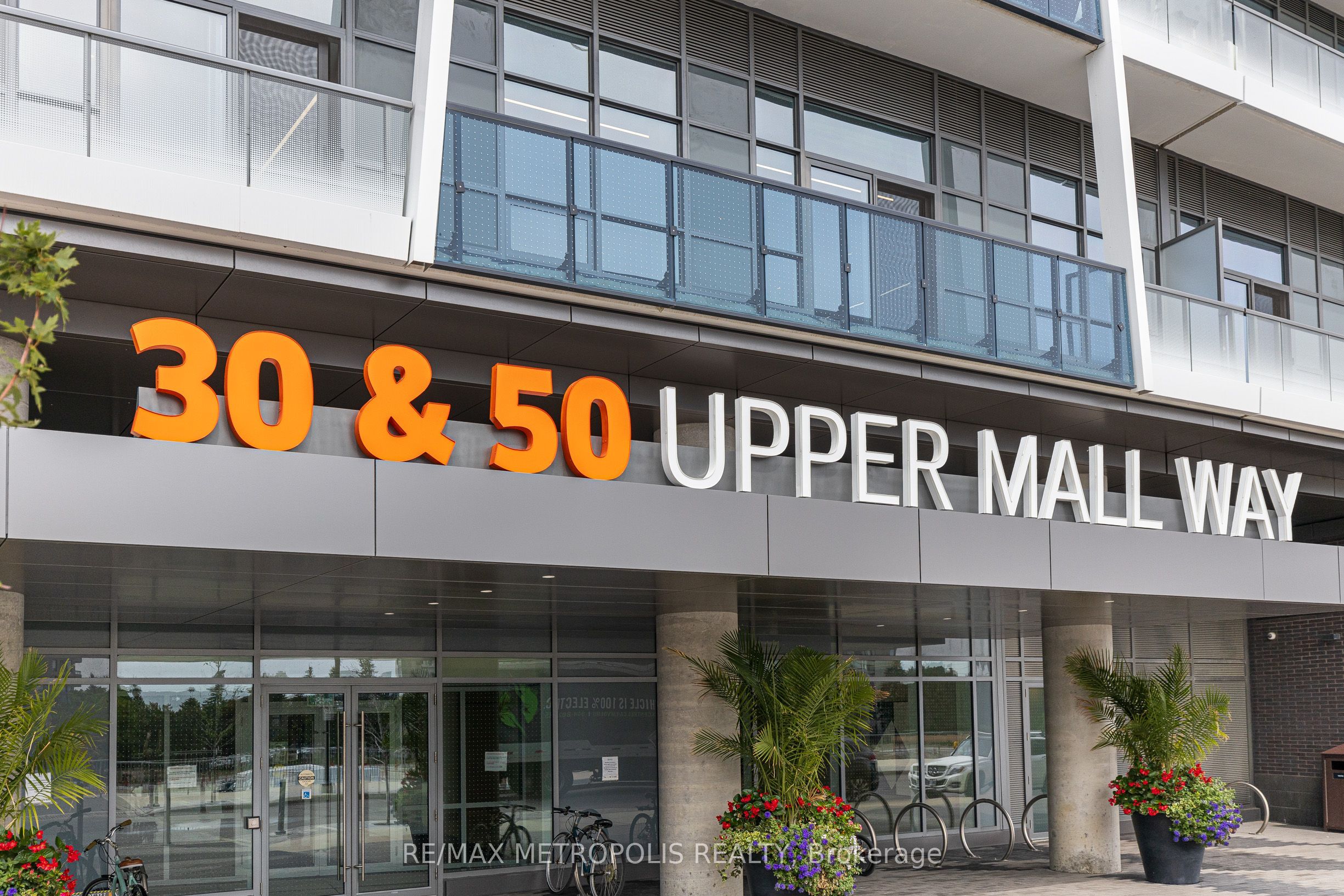 30 Upper Mall Way 2504, Vaughan, ON L4J 0L7 photo 4