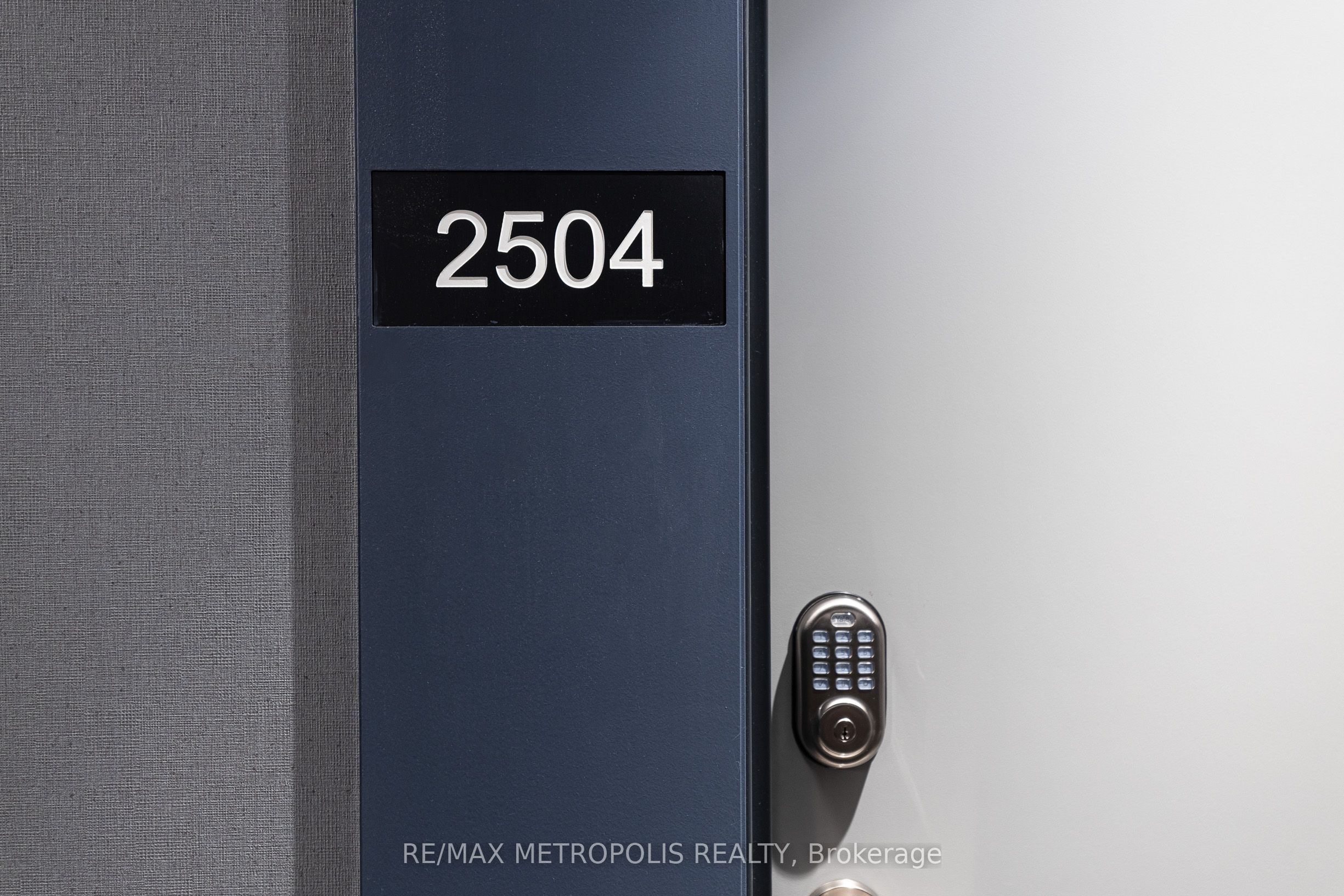 30 Upper Mall Way 2504, Vaughan, ON L4J 0L7 photo 5