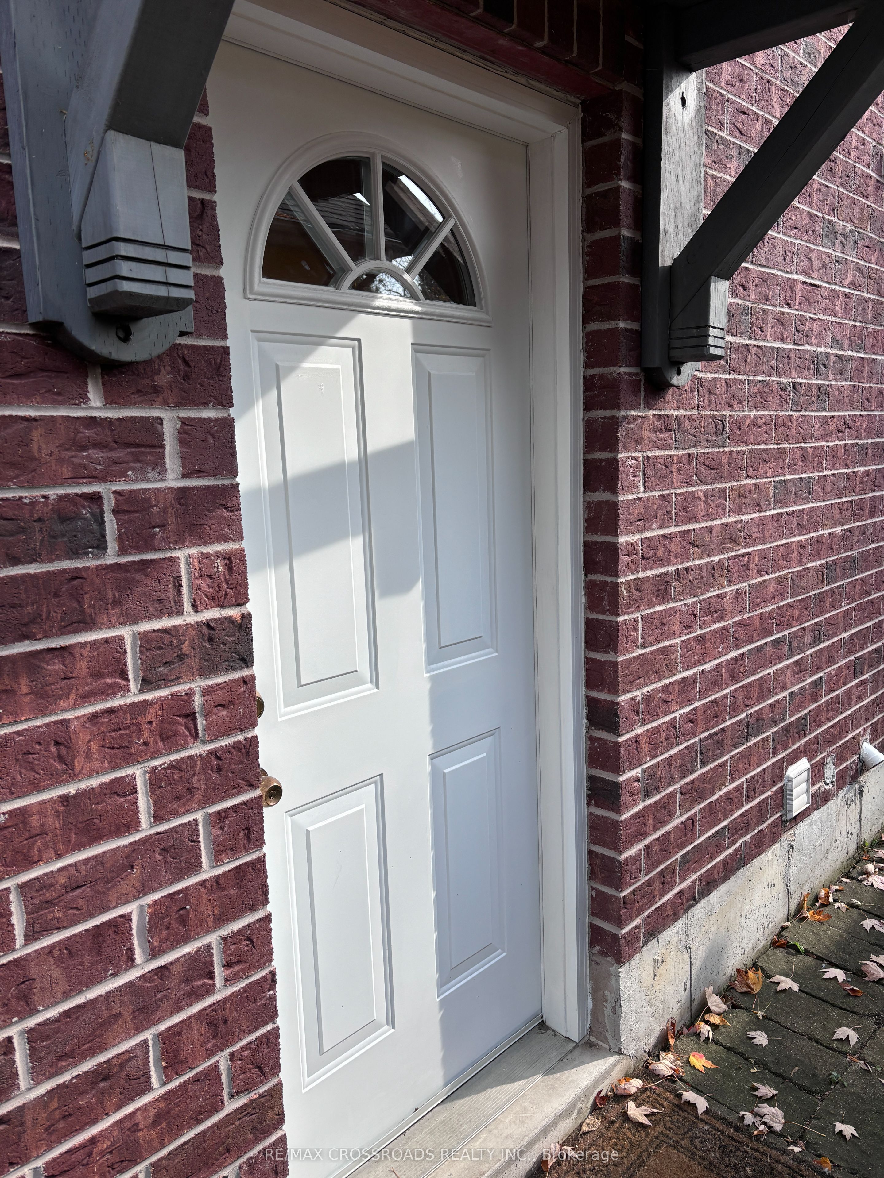 129 Lakeland Crescent, Richmond Hill, ON L4E 3A1 photo 2
