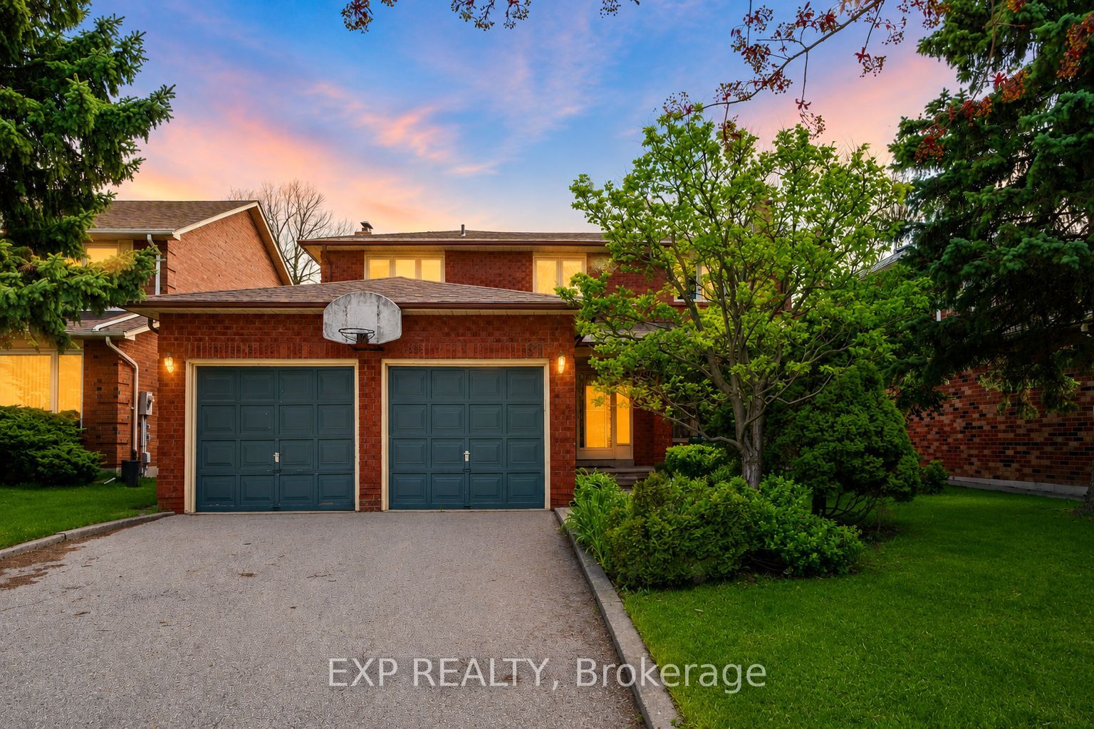 51 Sanderson Crescent, Richmond Hill, ON L4C 5L5 photo 3