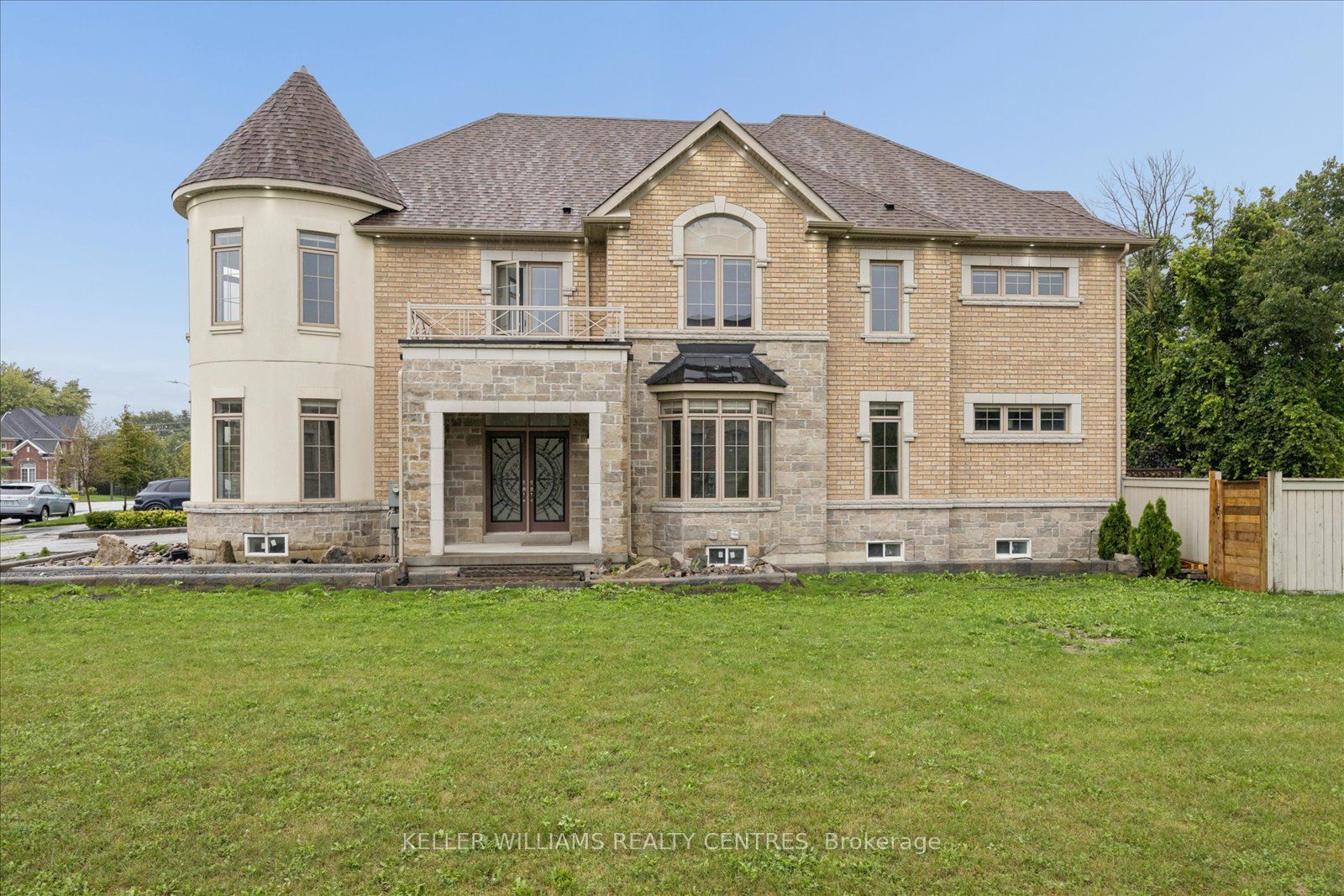 277 Gibson Circle Main & Second Floor, Bradford West Gwillimbury, ON L3Z 0X2 photo 3