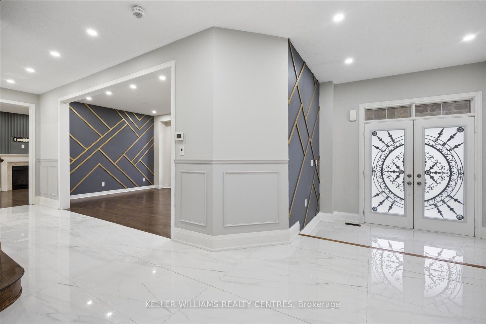 277 Gibson Circle Main & Second Floor, Bradford West Gwillimbury, ON L3Z 0X2 photo 5