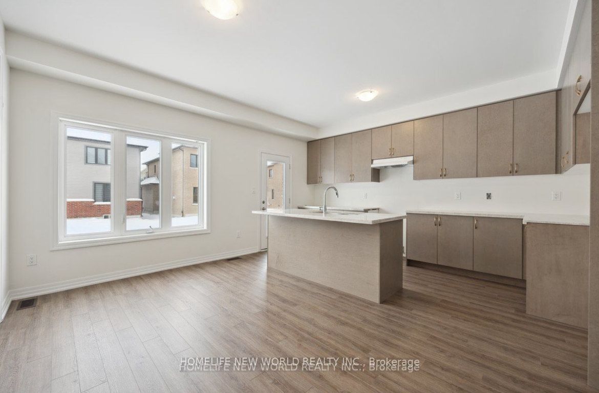 10 Ken Davie Gate Upper 2 floors, Georgina, ON L4P 0J5 photo 5