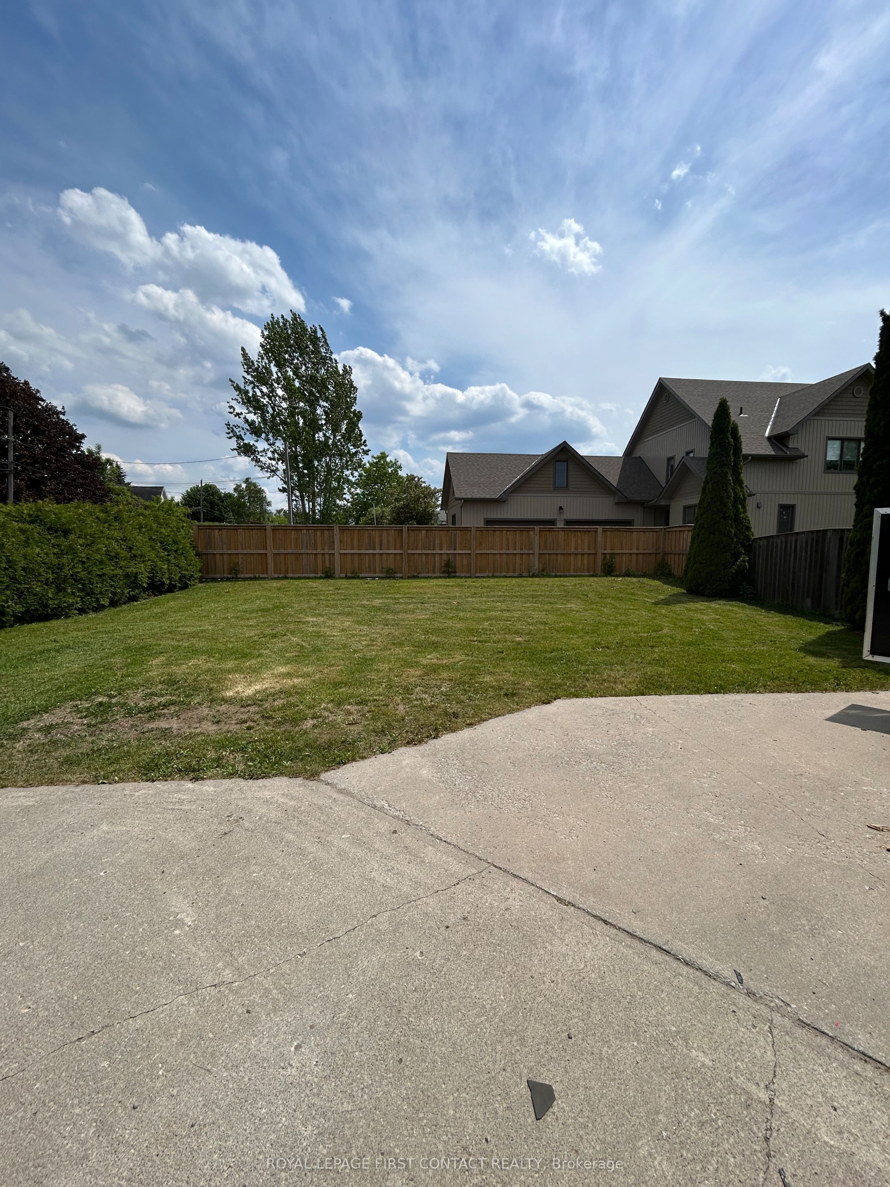 523 Lake Drive E, Georgina, ON L0E 1S0 photo 3