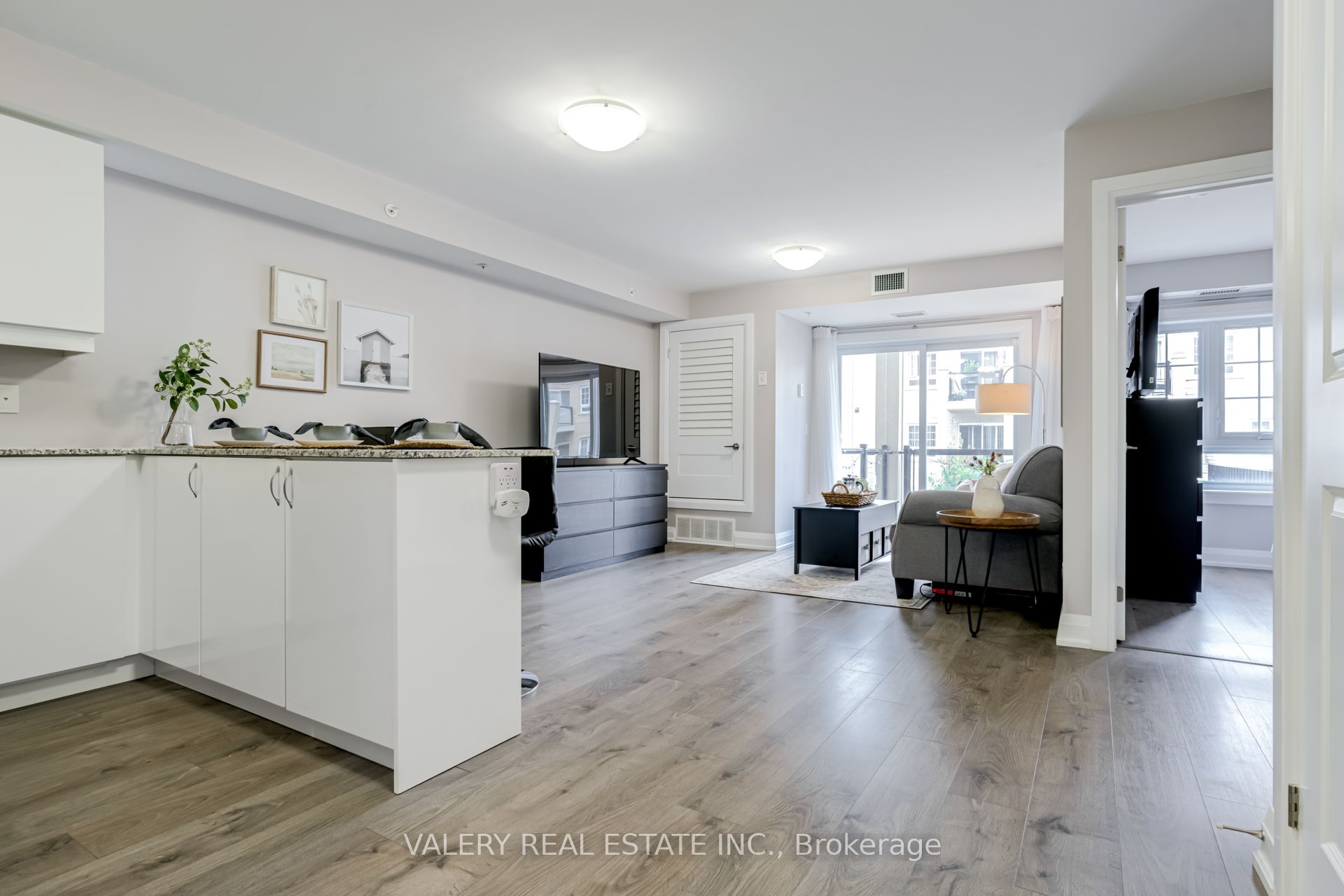 481 Rupert Avenue 226, Whitchurch-Stouffville, ON L4A 1Y7 photo 2