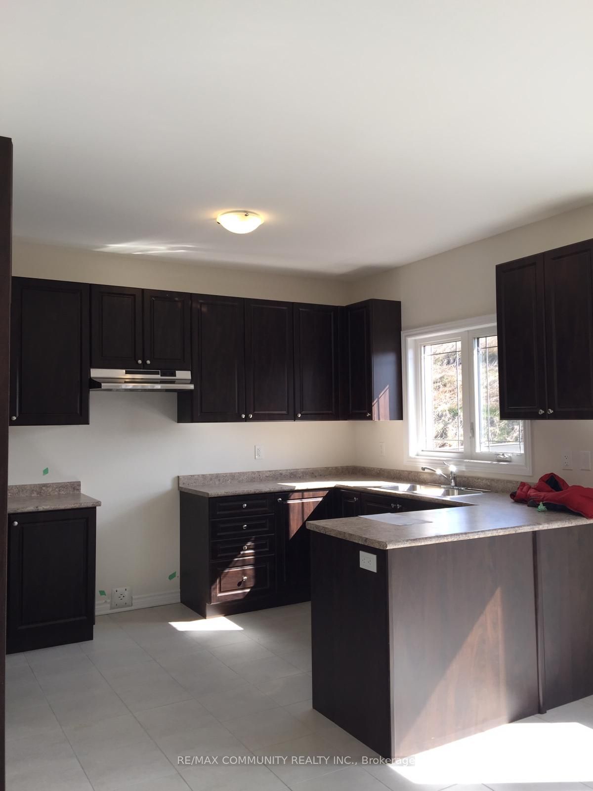 9 Stoddart Street, Brock, ON L0K 1A0 photo 2