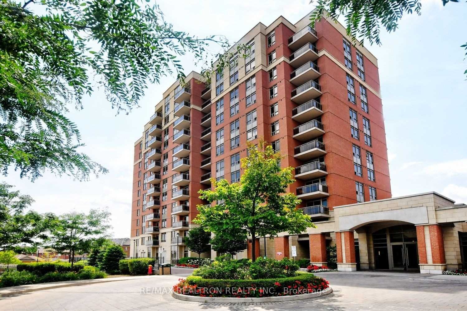 73 King William Crescent 201, Richmond Hill, ON L4B 0C2