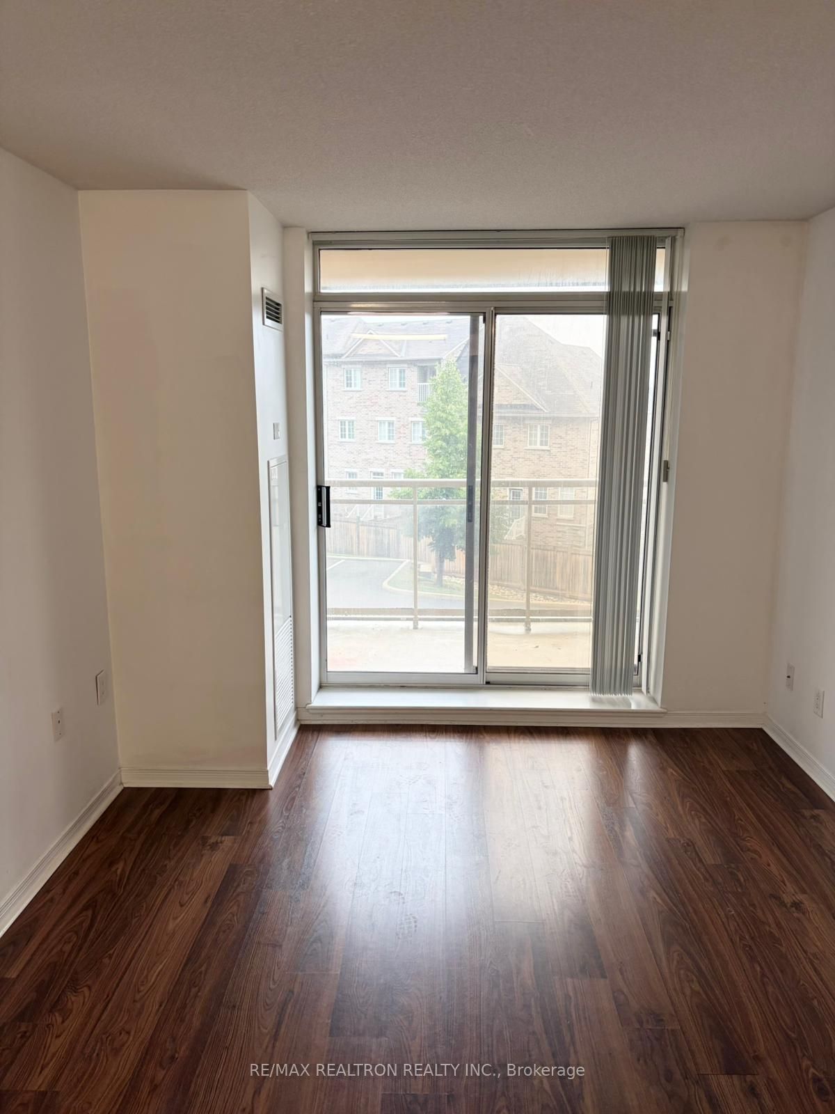 73 King William Crescent 201, Richmond Hill, ON L4B 0C2 photo 4