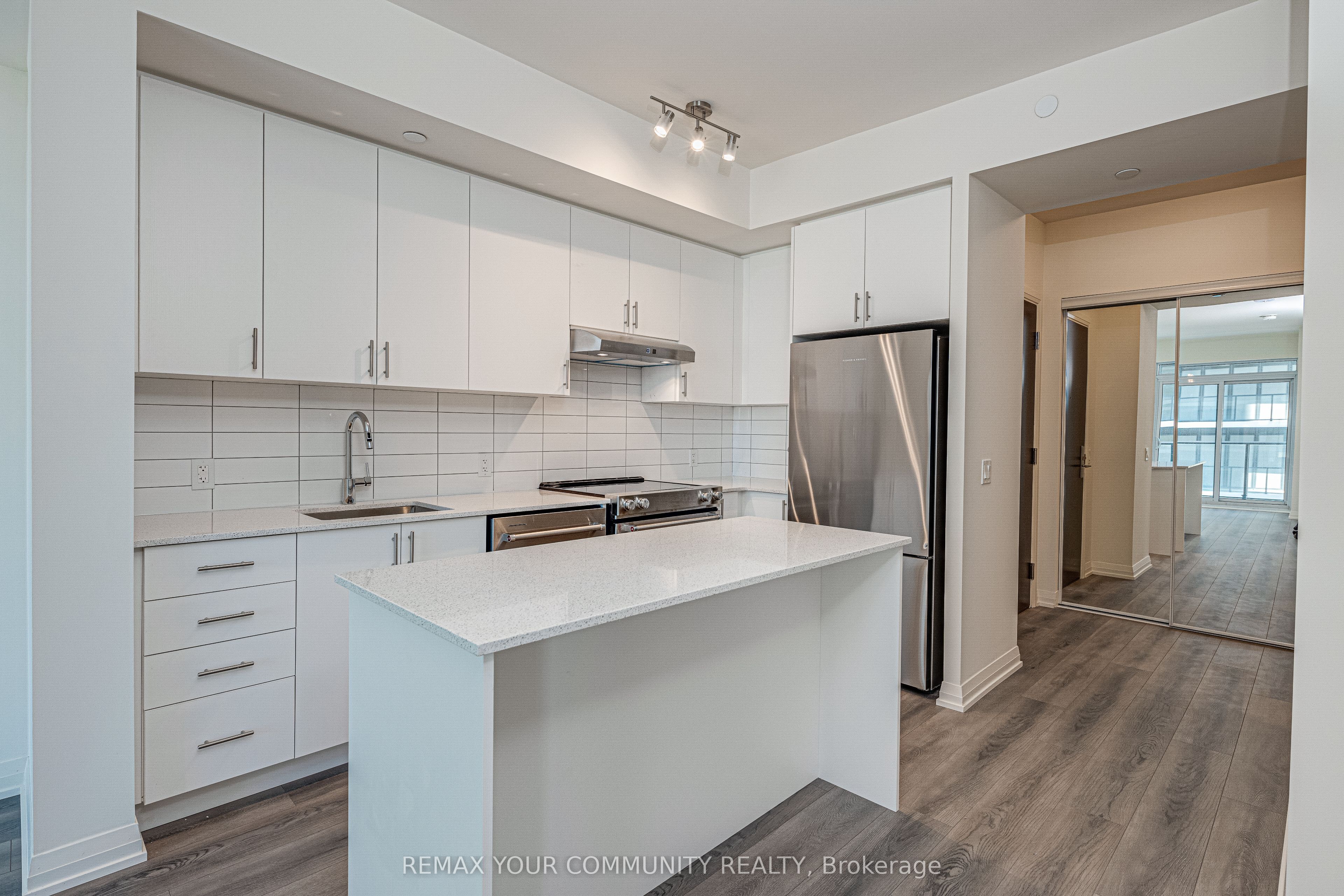 9000 Jane Street 1707, Vaughan, ON L4K 0M6 photo 4