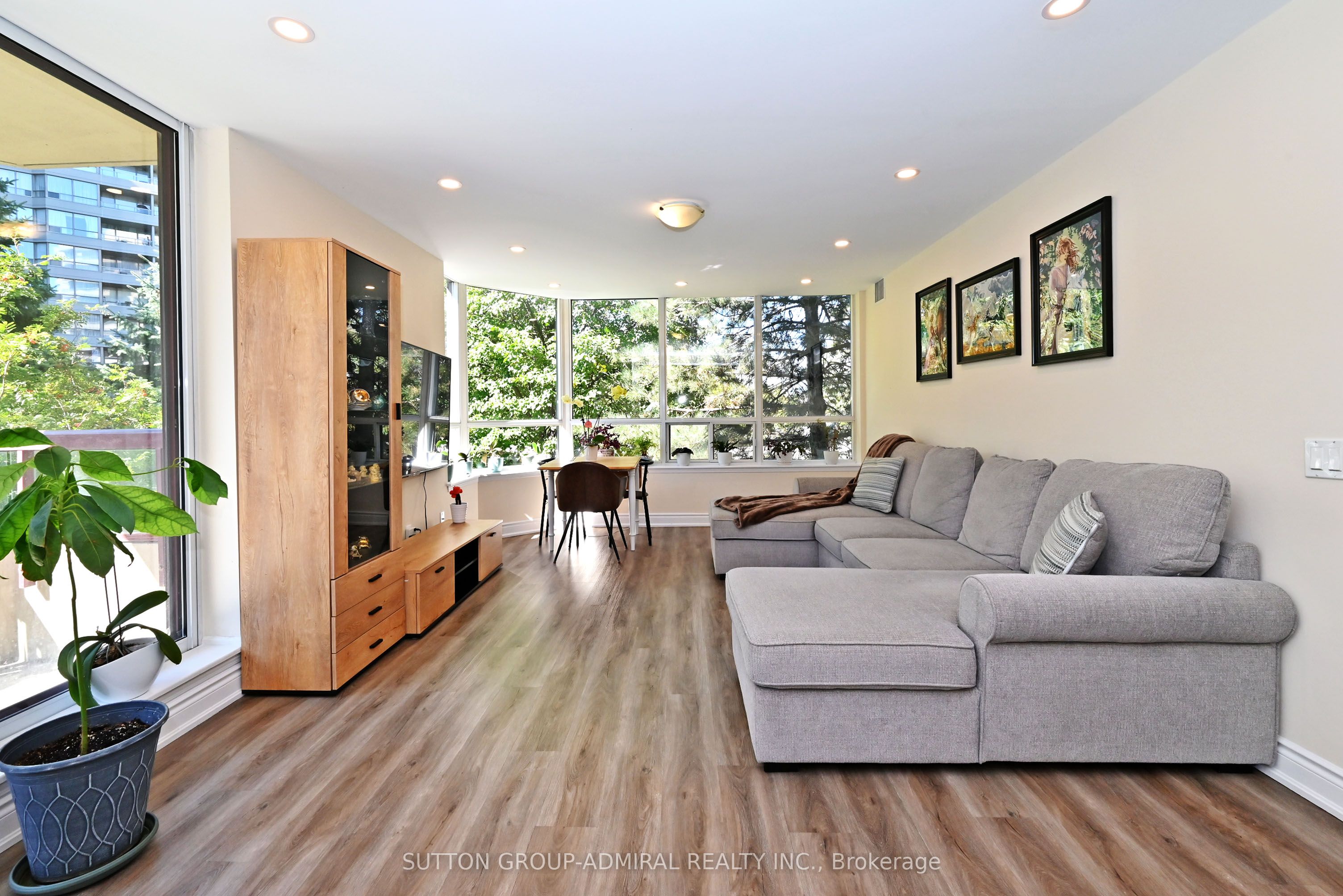 91 Townsgate Drive 203, Vaughan, ON L4J 8E8 photo 5