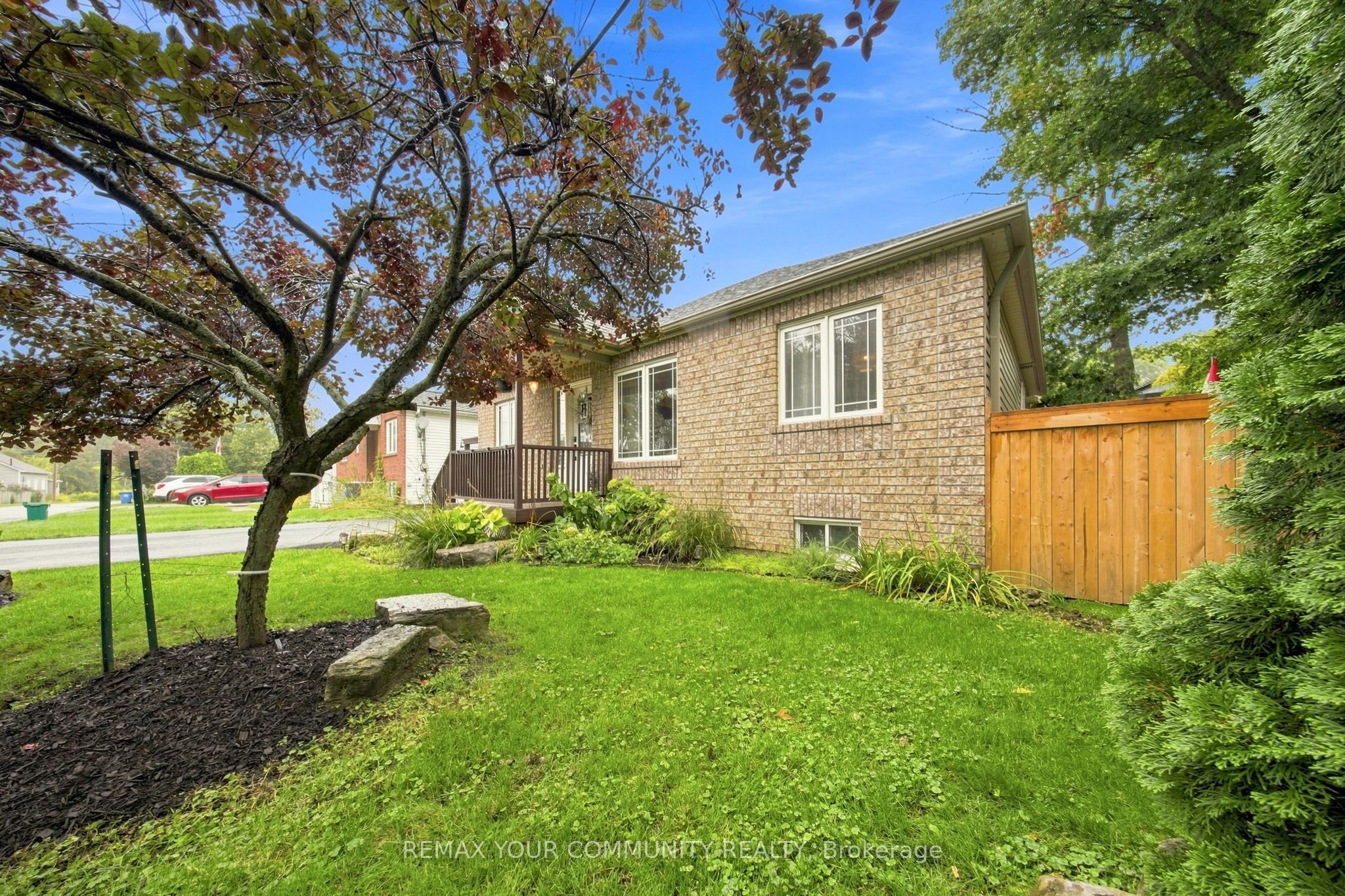 19 De Geer Street, Georgina, ON L0E 1L0 photo 4
