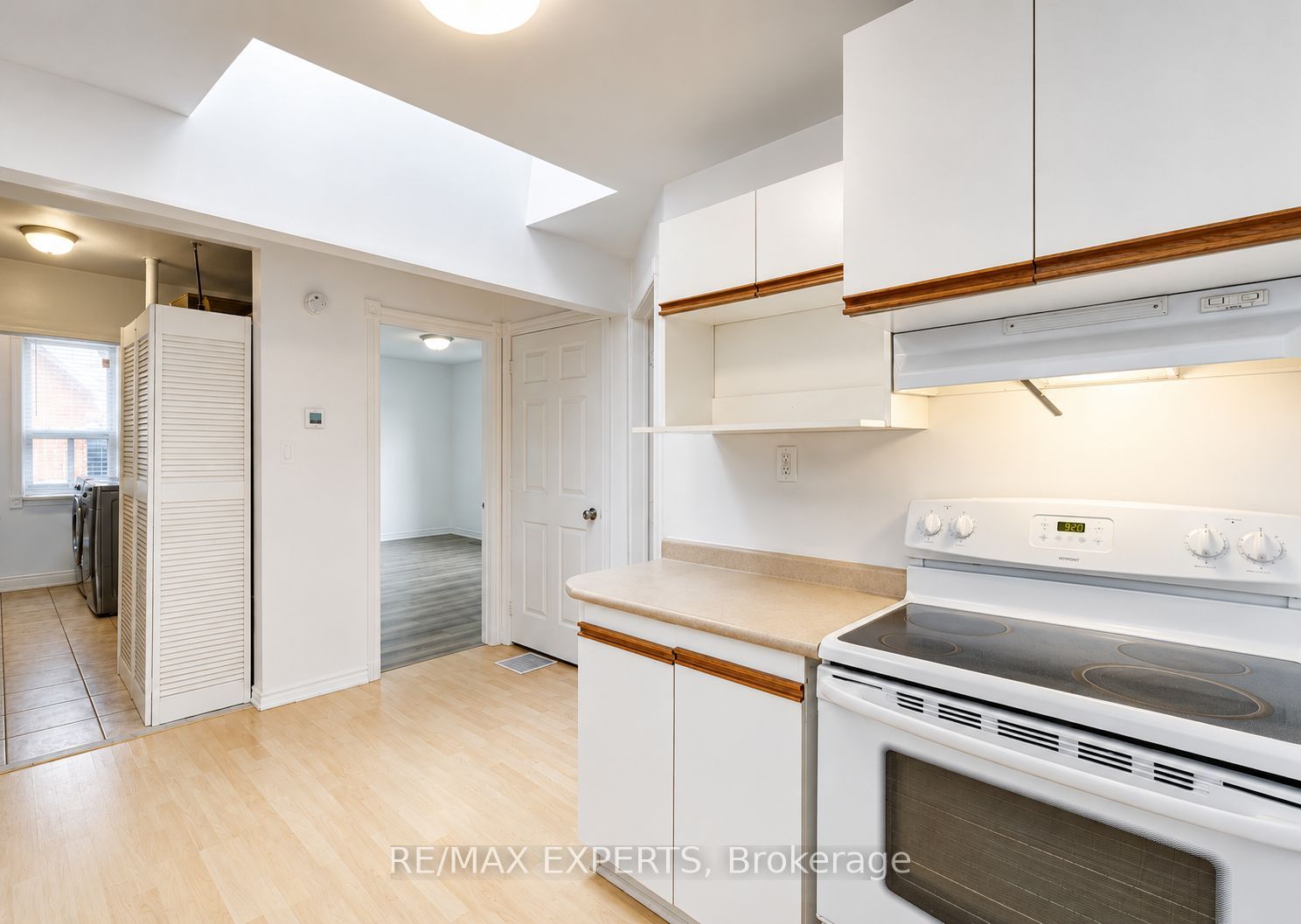 142 Riveredge Drive, Georgina, ON L4P 2P3 photo 5