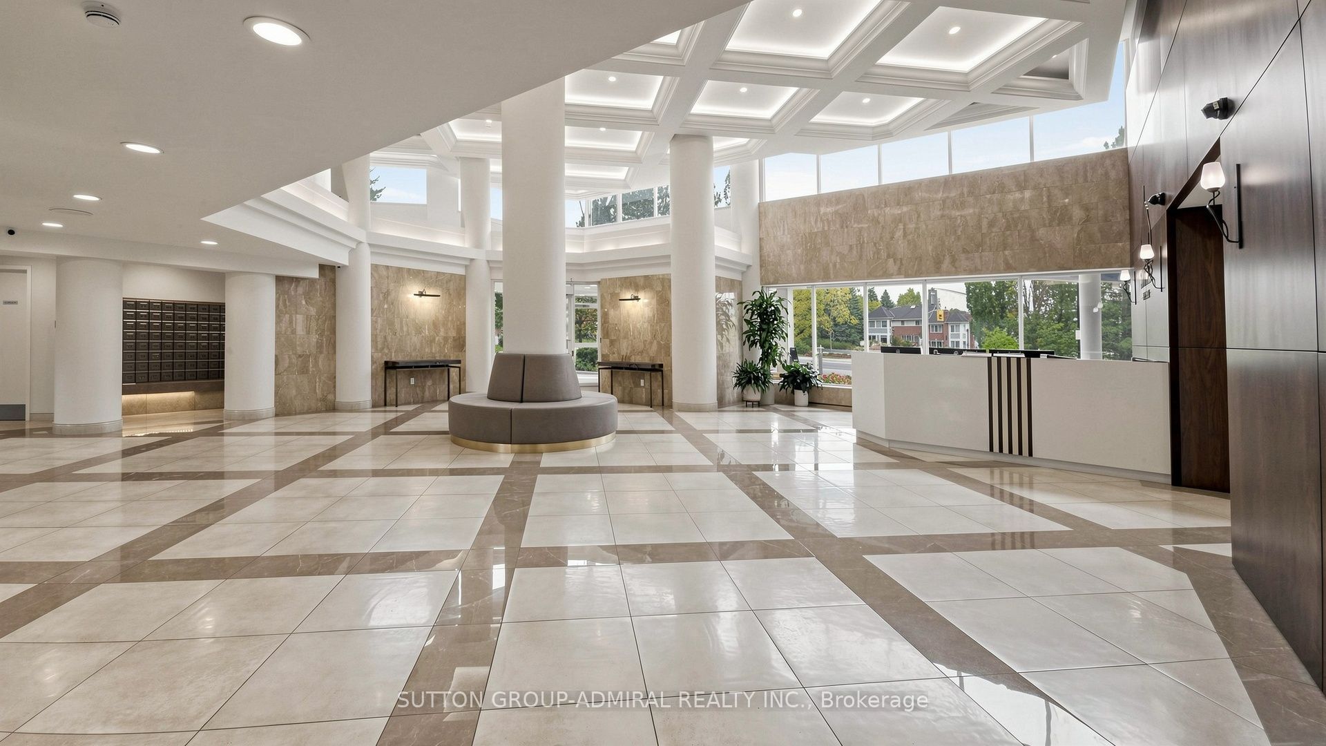 1 Clark Avenue W 701, Vaughan, ON L4J 7Y6 photo 5