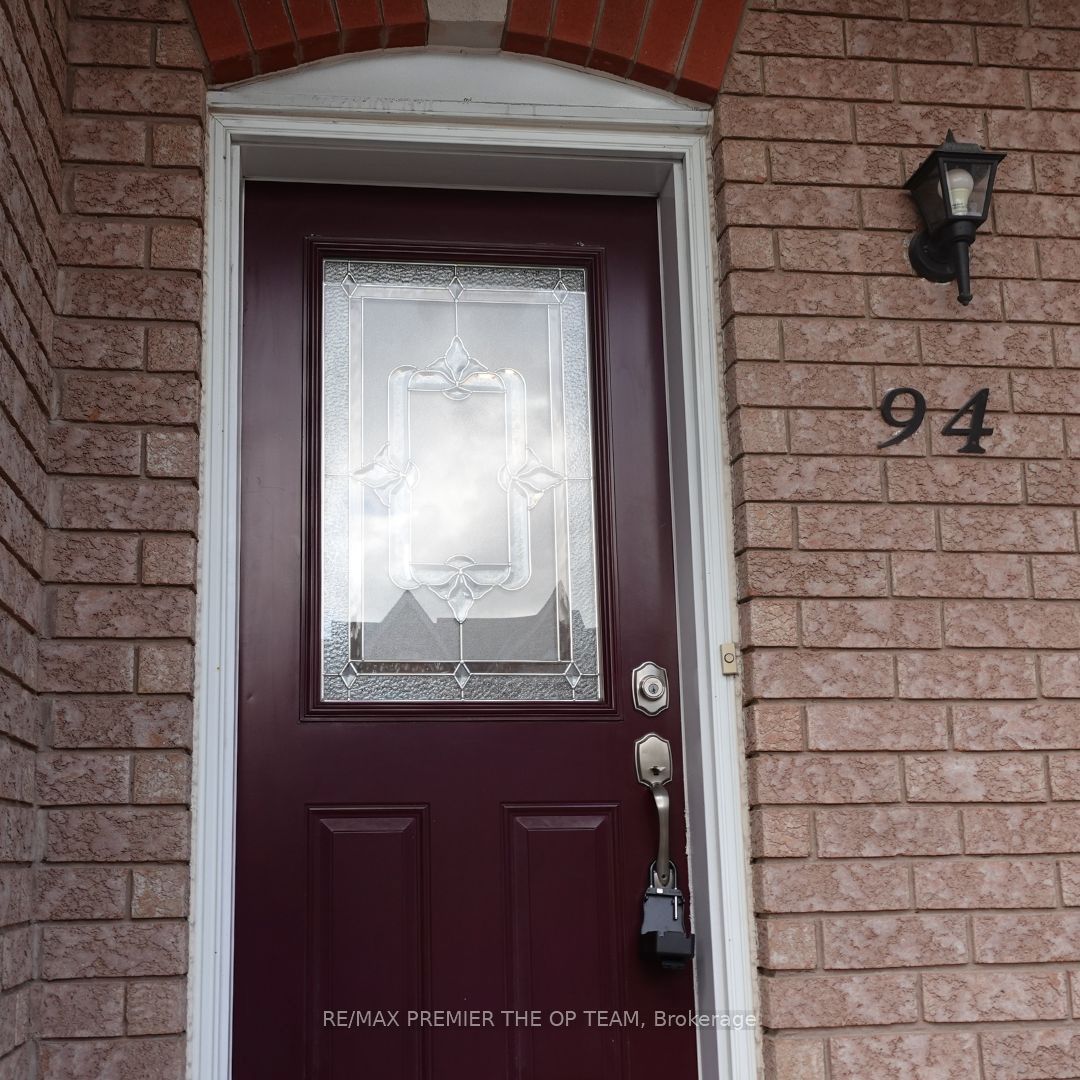 94 Kelso Crescent, Vaughan, ON L6A 2K6 photo 2