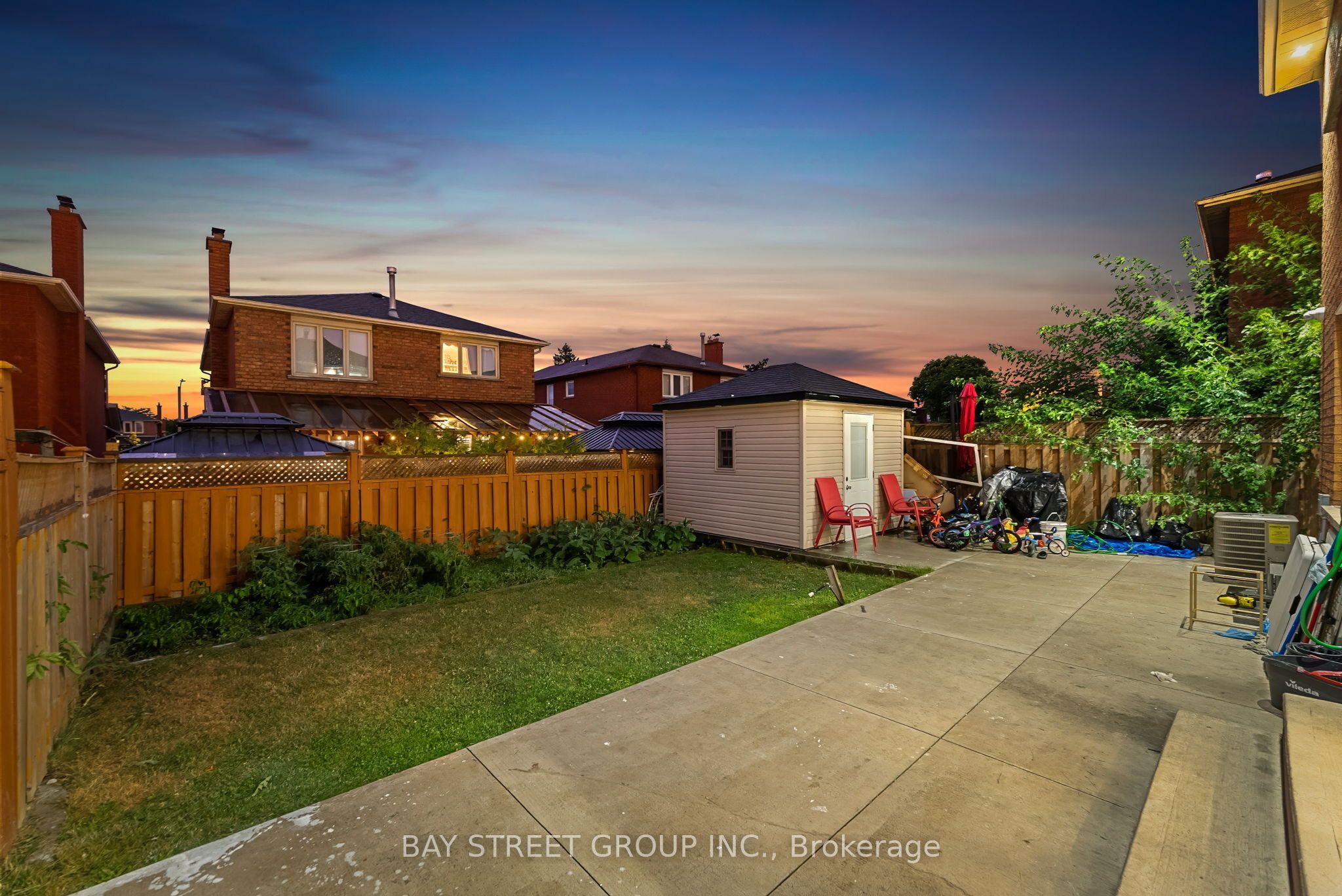 34 Lamp Crescent, Vaughan, ON L4L 6J9 photo 2