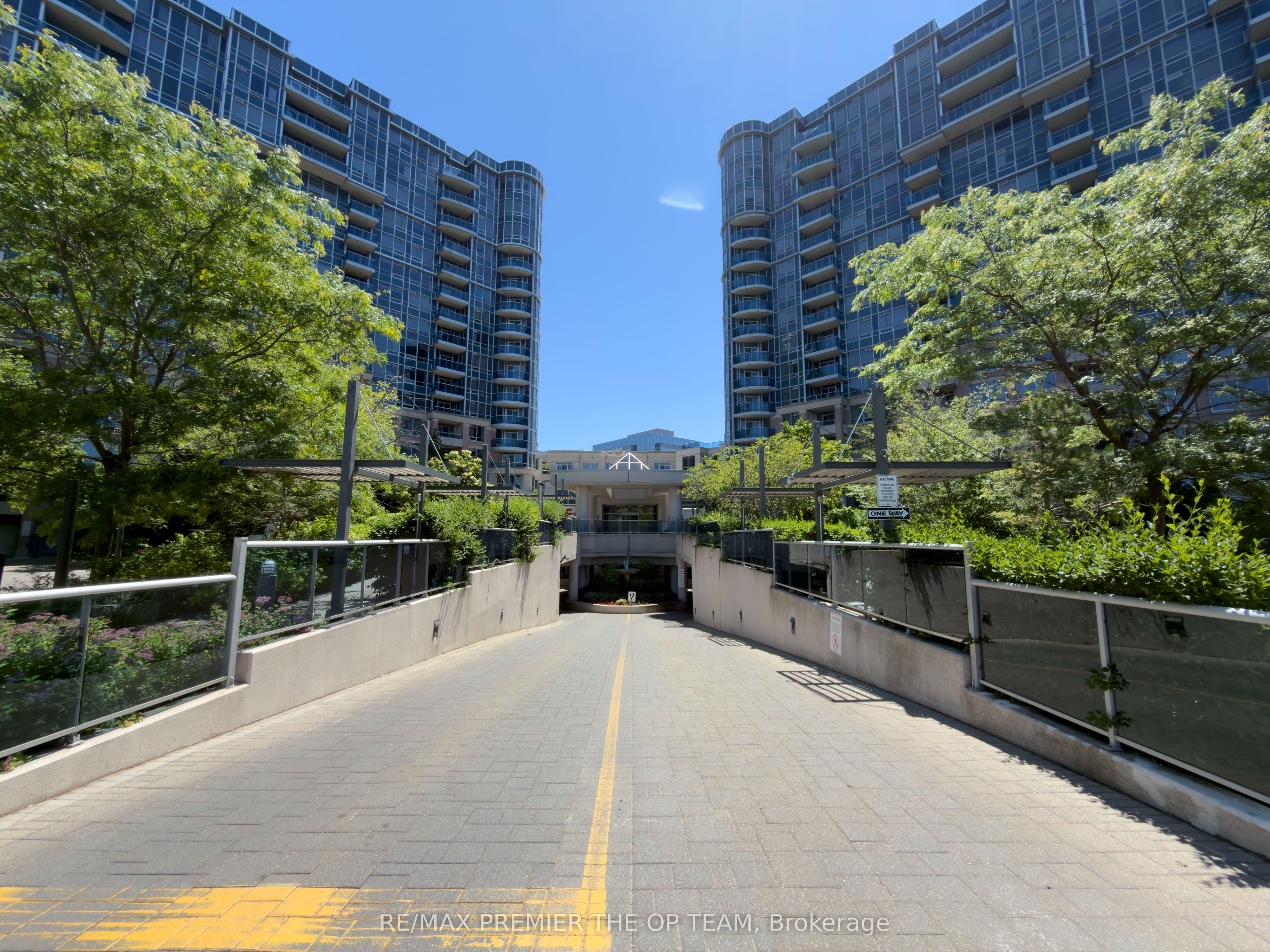 23 Cox Boulevard 1077, Markham, ON L3R 7Z9 photo 5