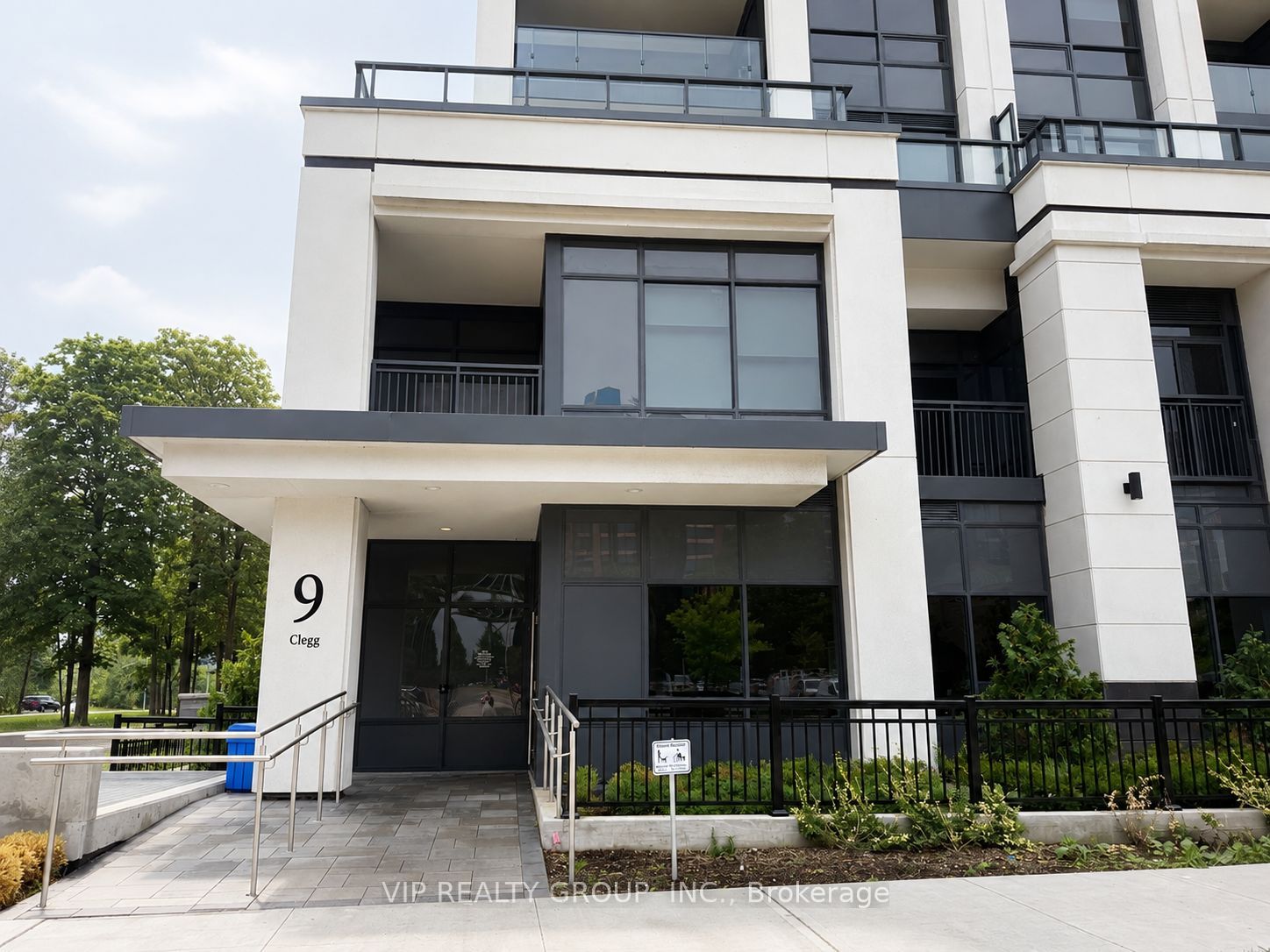 9 Clegg Road 816, Markham, ON L6G 0H3