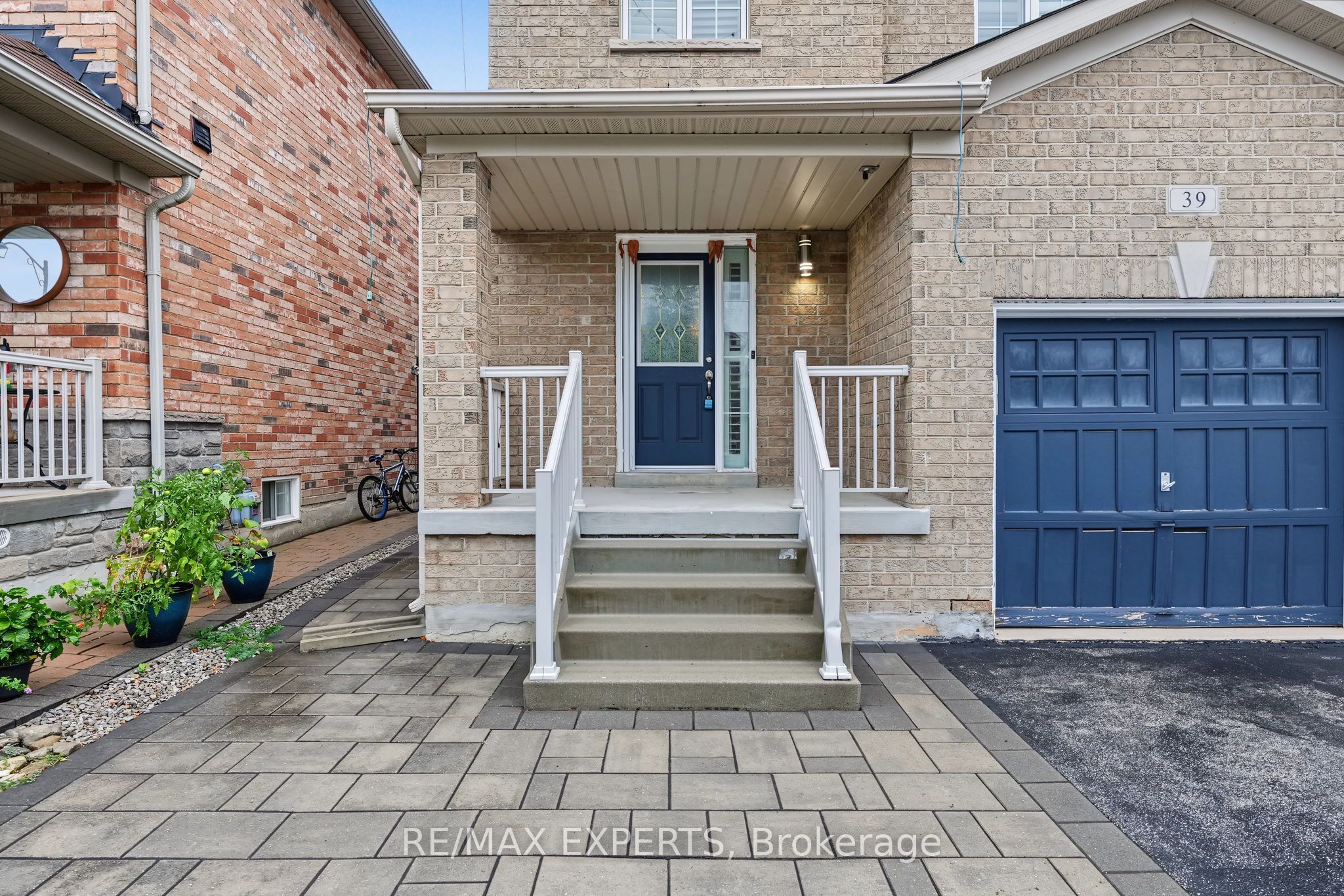 39 Naylor Drive, Bradford West Gwillimbury, ON L3Z 0K1