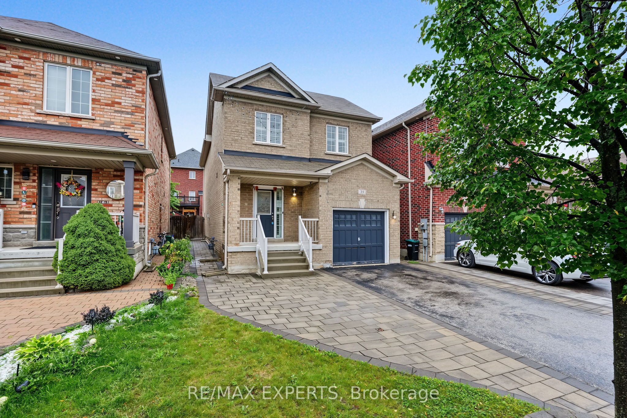 39 Naylor Drive, Bradford West Gwillimbury, ON L3Z 0K1 photo 2