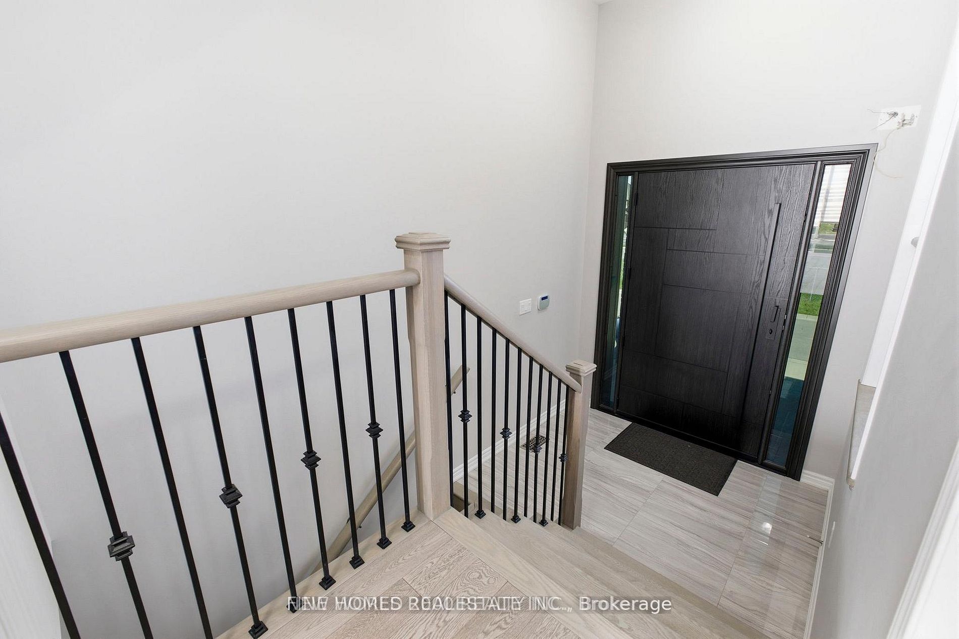 147 Bethpage Crescent, Newmarket, ON L3X 0M2 photo 2