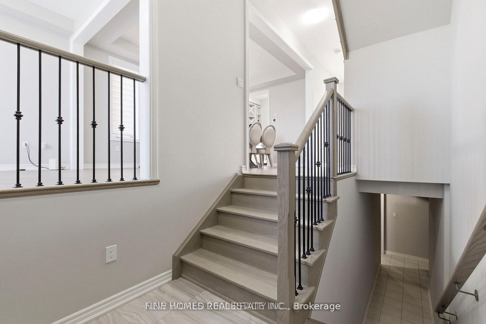 147 Bethpage Crescent, Newmarket, ON L3X 0M2 photo 3