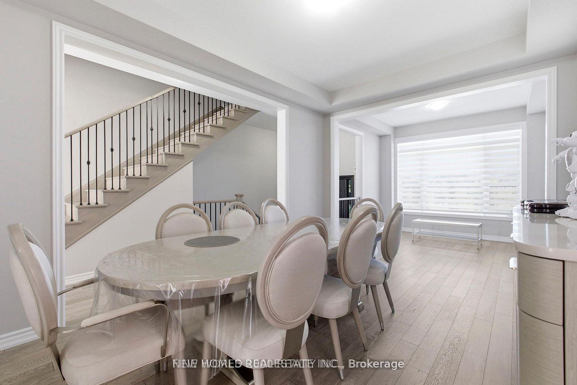 147 Bethpage Crescent, Newmarket, ON L3X 0M2 photo 4