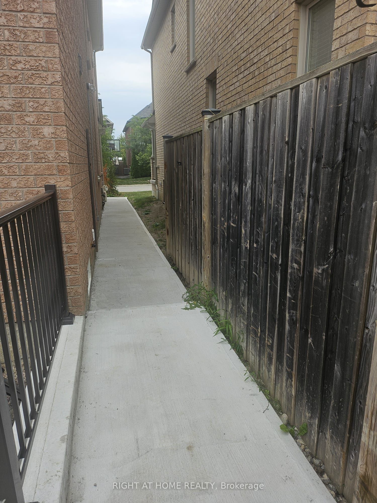 83 Acer Crescent, Whitchurch-Stouffville, ON L4A 0S2 photo 2