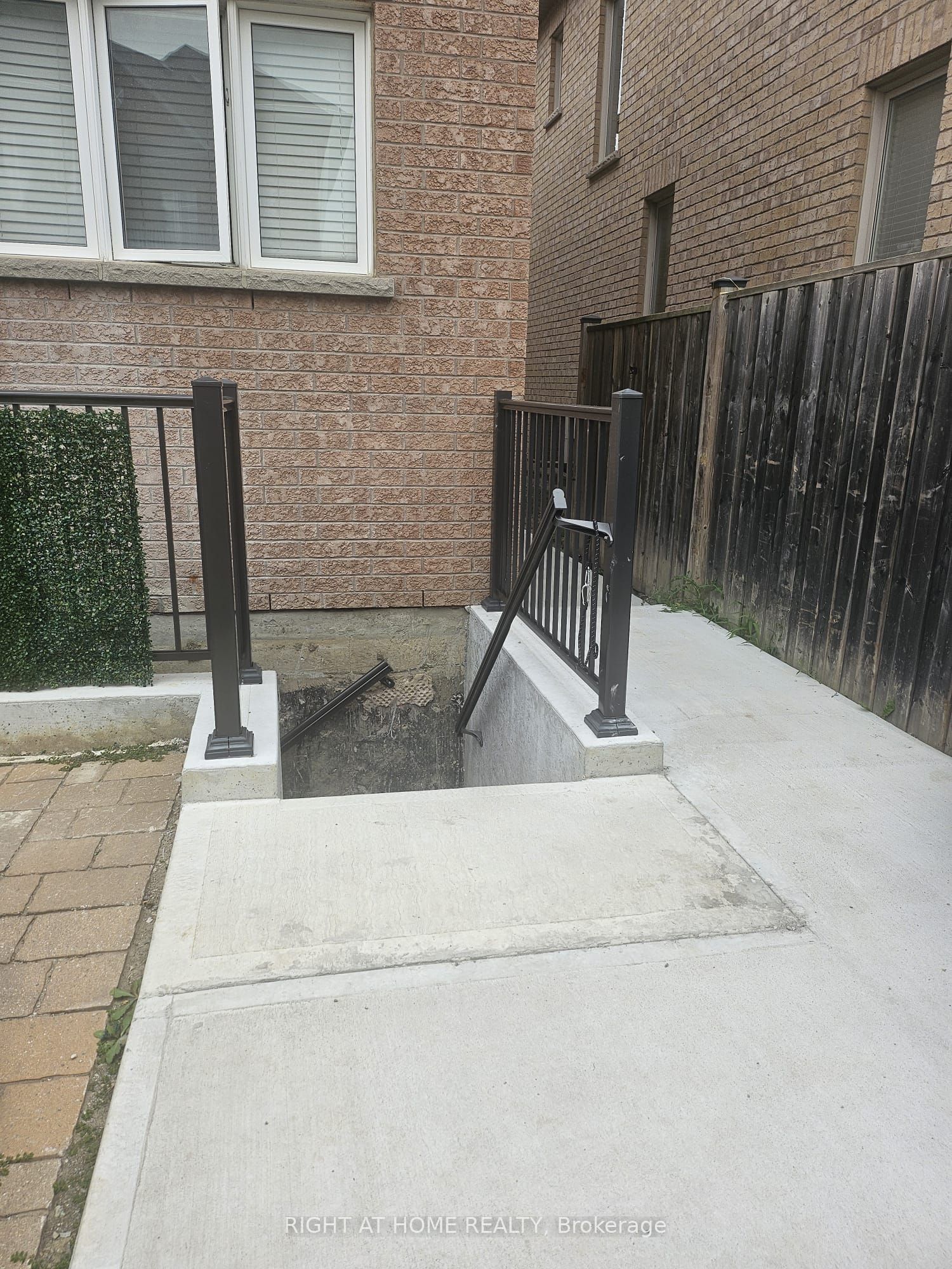 83 Acer Crescent, Whitchurch-Stouffville, ON L4A 0S2 photo 3