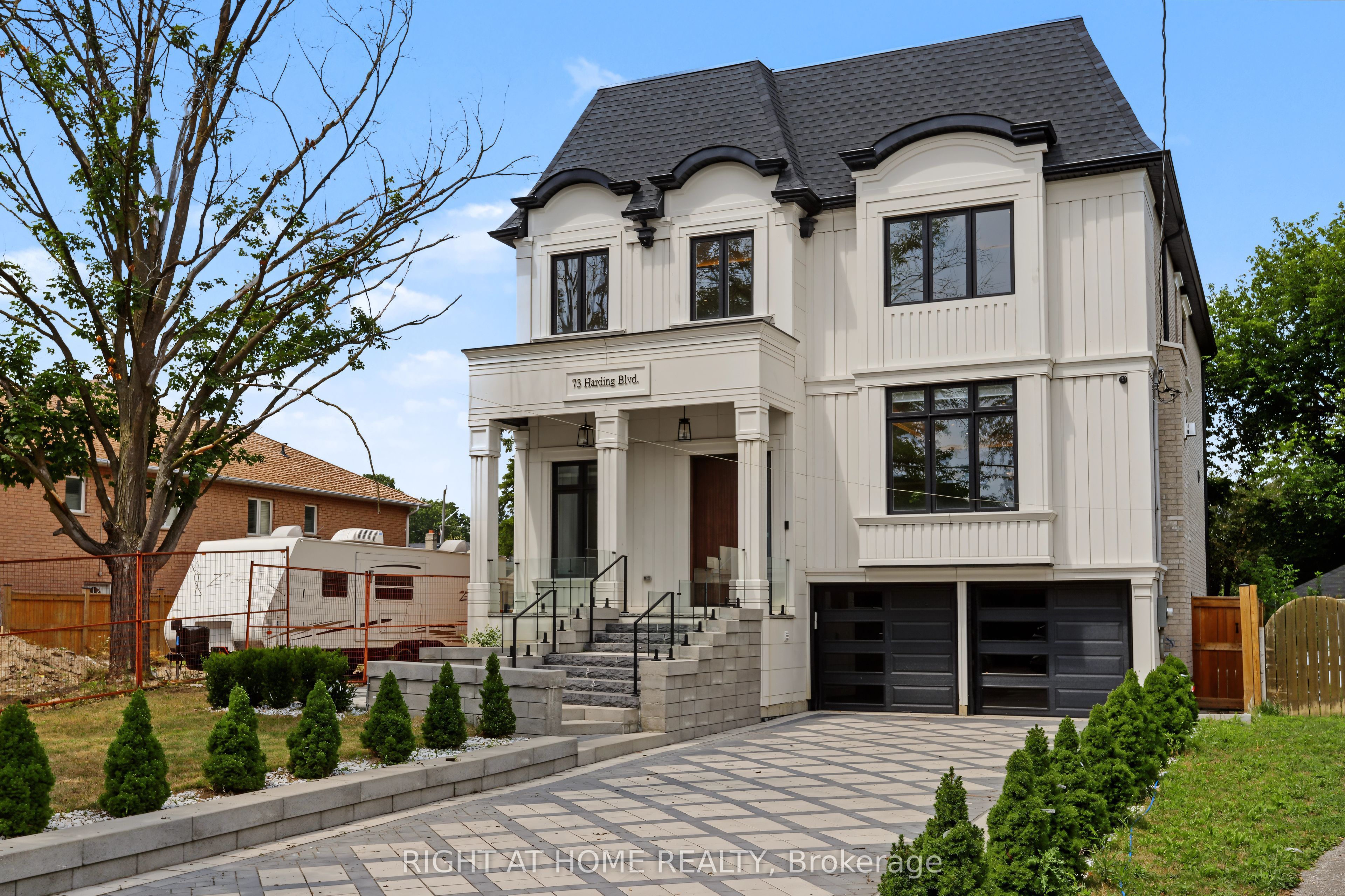73 Harding Boulevard, Richmond Hill, ON L4C 1S7 photo 2