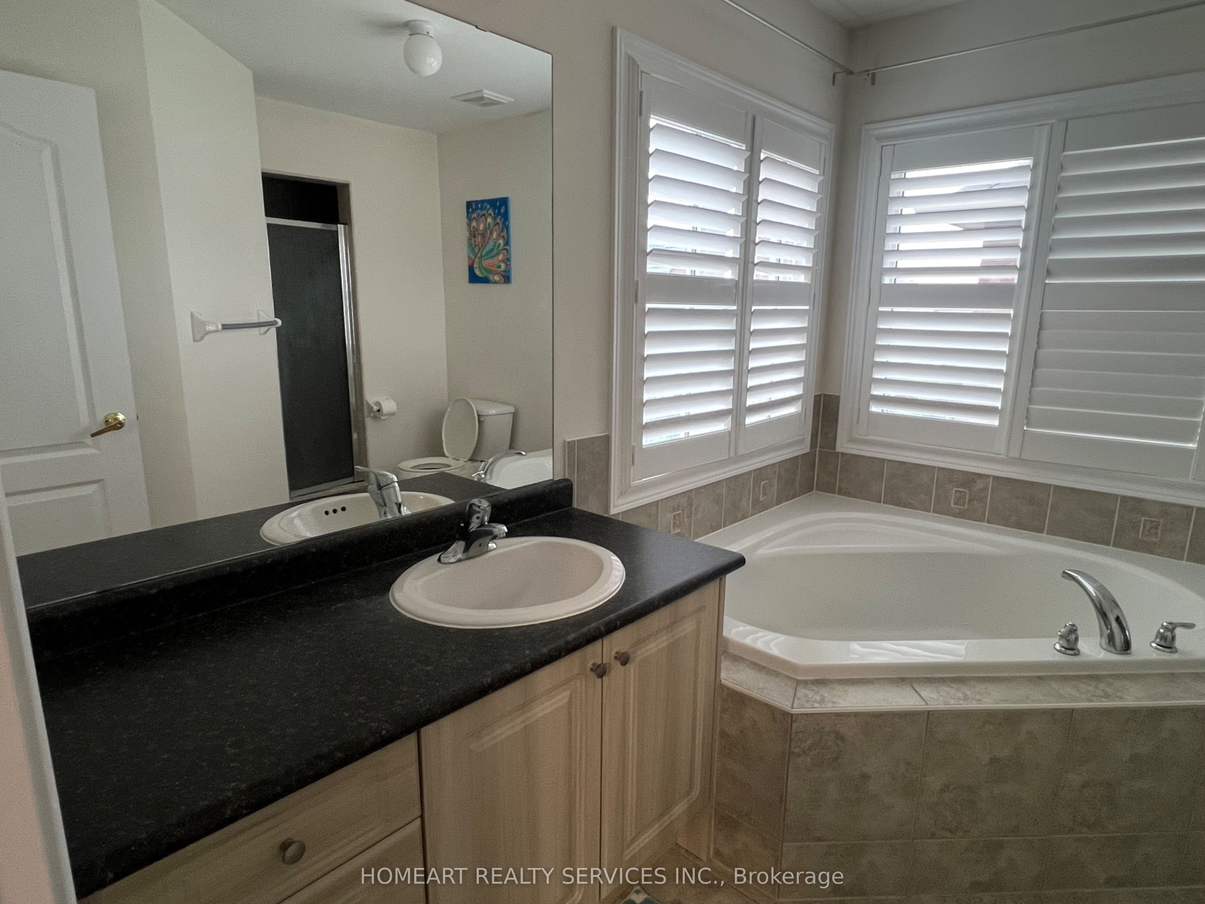 15 Grayleaf Drive, Whitchurch-Stouffville, ON L4A 1S8 photo 3