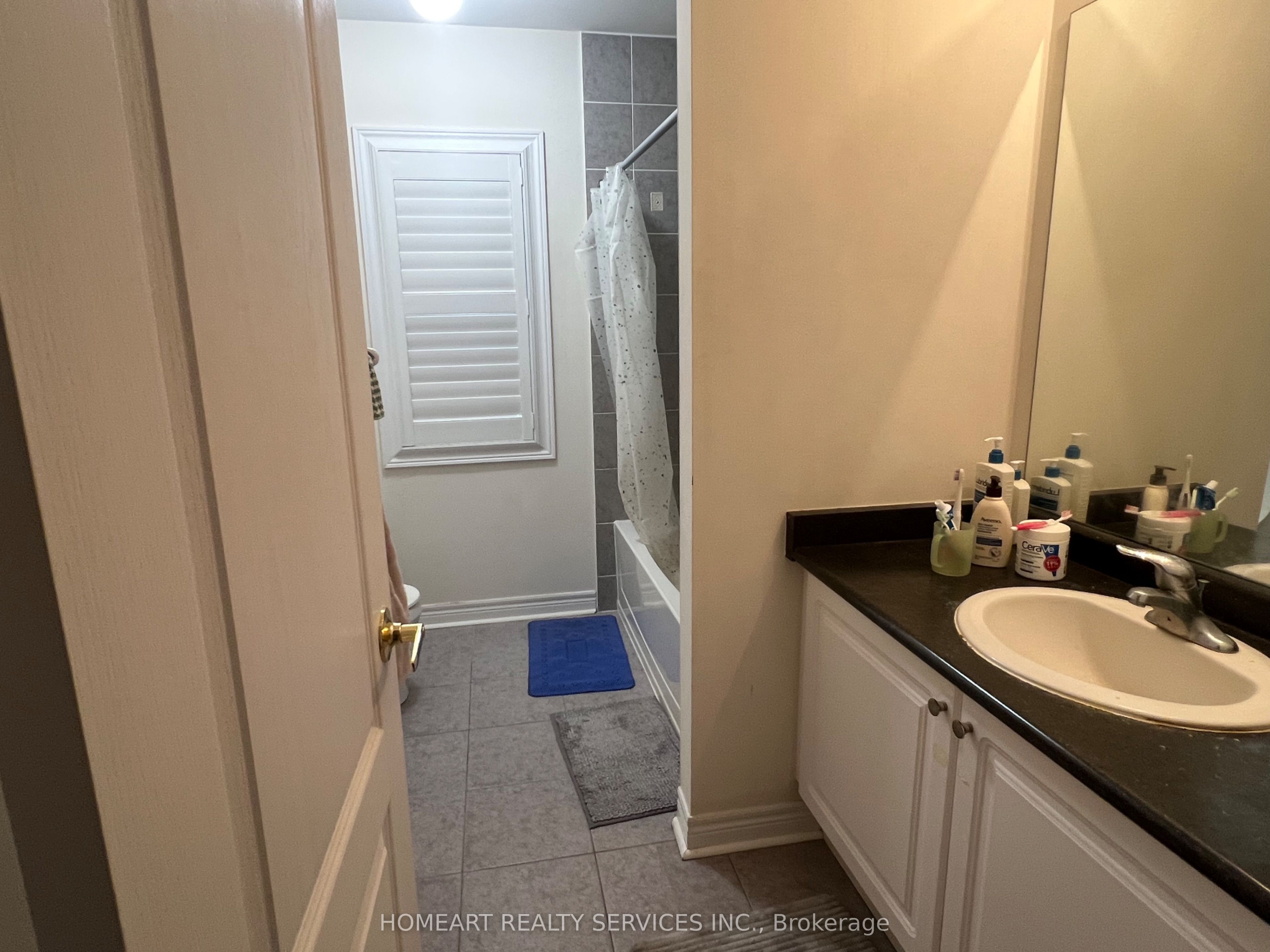 15 Grayleaf Drive, Whitchurch-Stouffville, ON L4A 1S8 photo 5