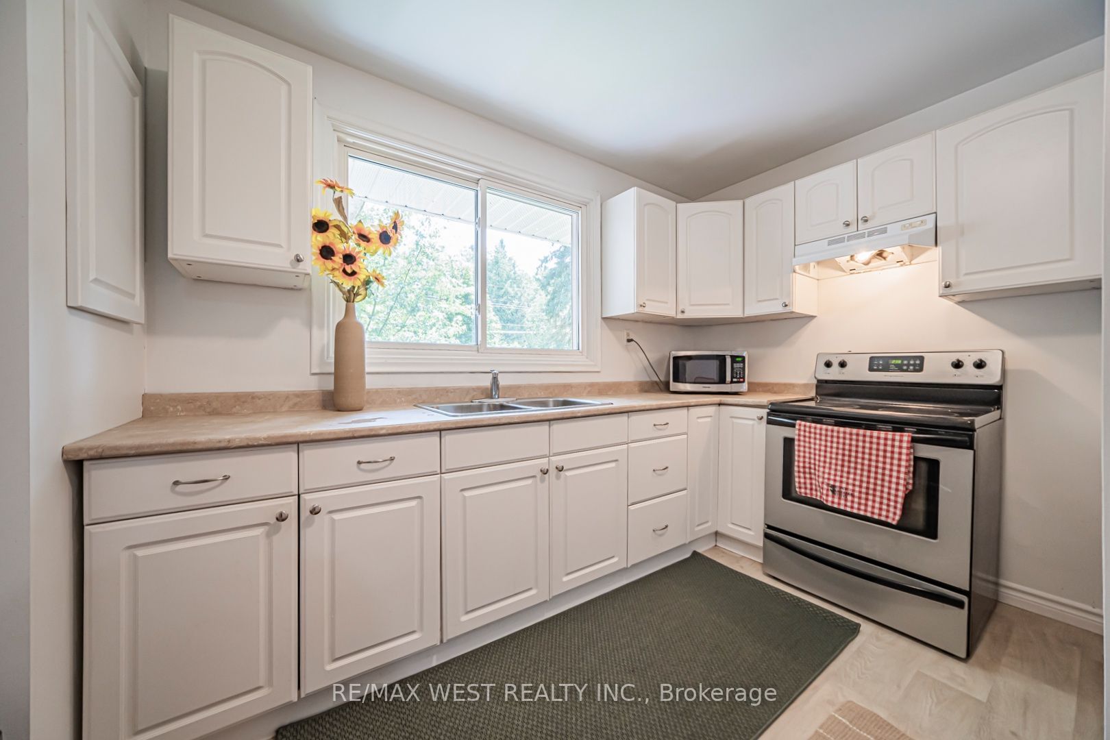 9510 Morning Glory Road, Georgina, ON L0E 1N0 photo 4