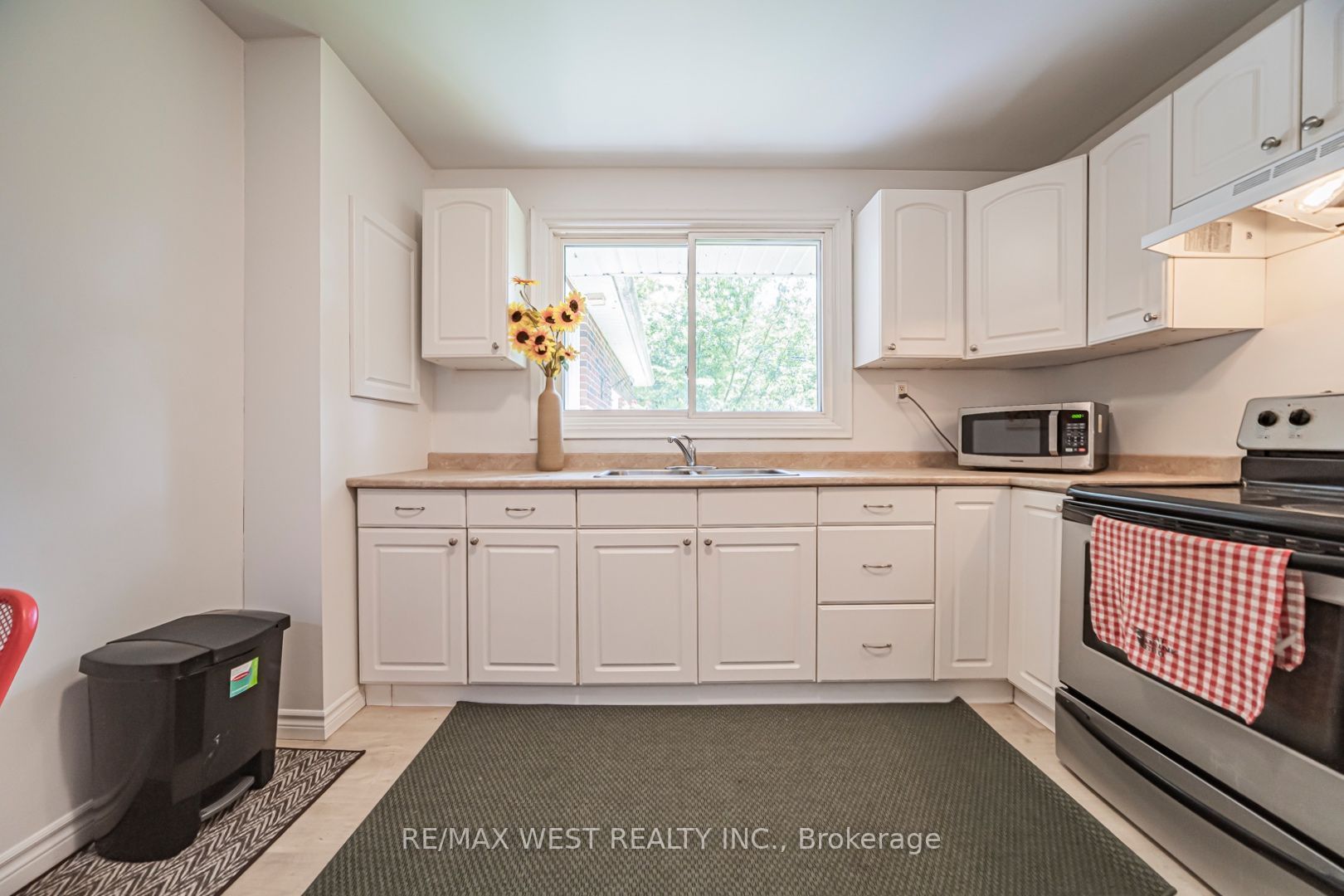 9510 Morning Glory Road, Georgina, ON L0E 1N0 photo 5