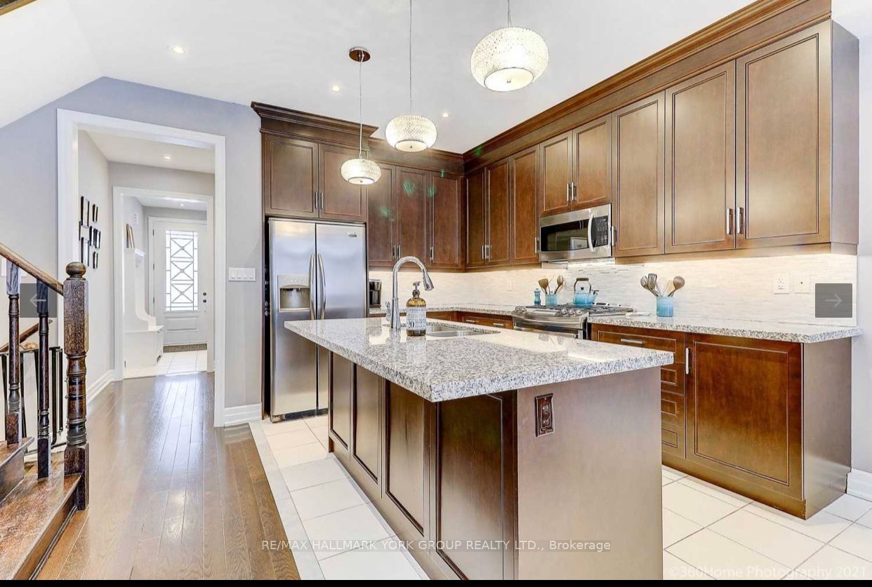 63 Alex Campbell Cres Drive, King, ON L7B 0C1 photo 3