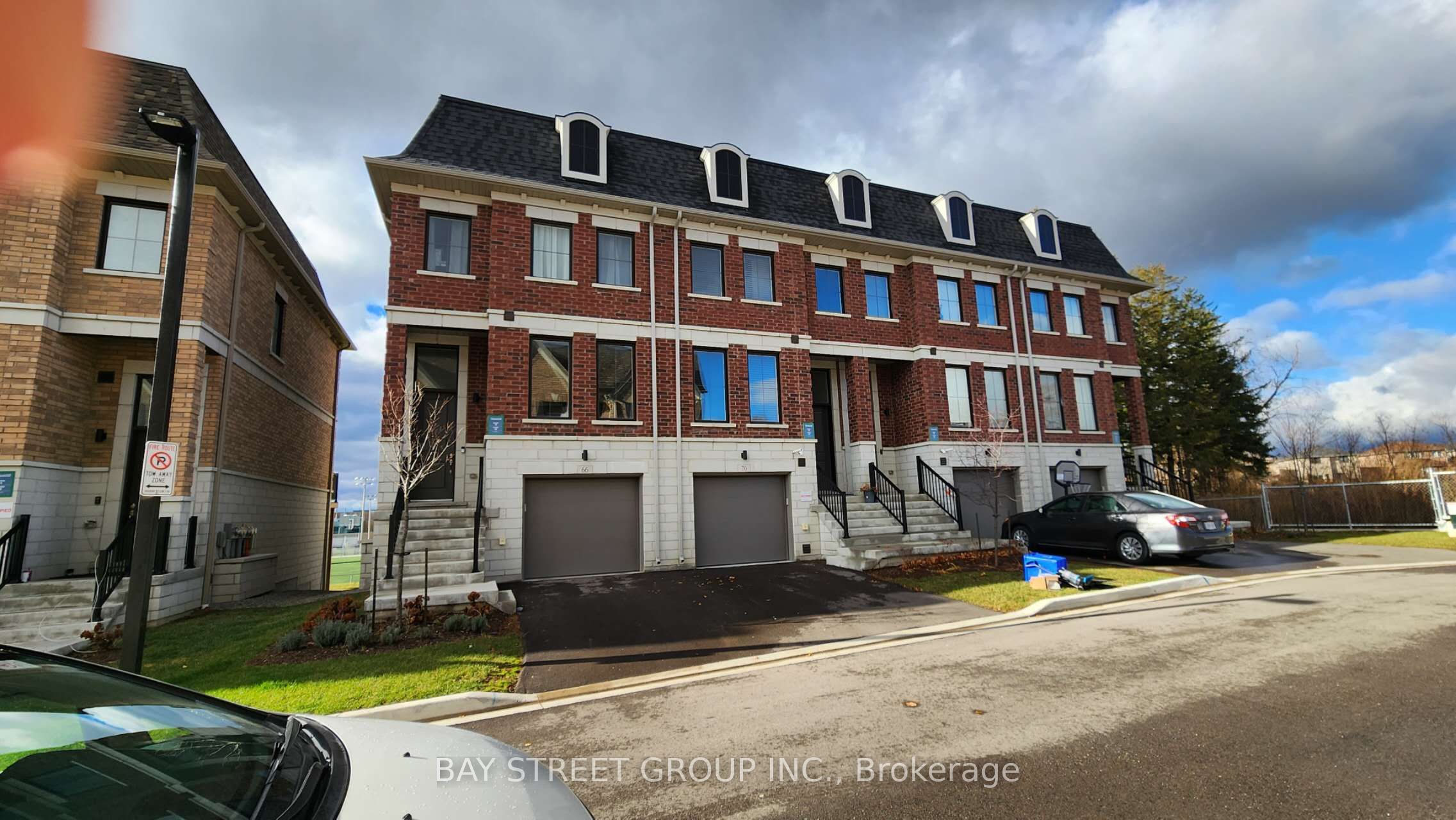 70 Seacoasts Circle, Vaughan, ON L6A 5B6 photo 2