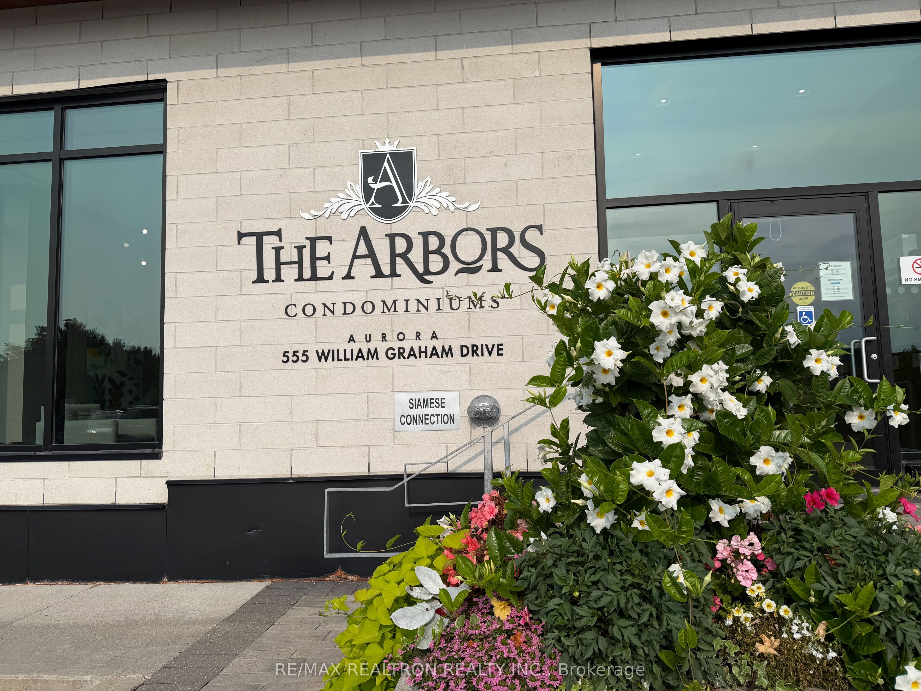 555 William Graham Drive 343, Aurora, ON L4G 7G4 photo 2