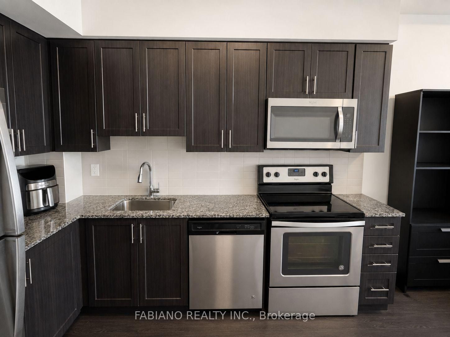 3600 Highway 7 Highway 3201, Vaughan, ON L4L 0G7 photo 2