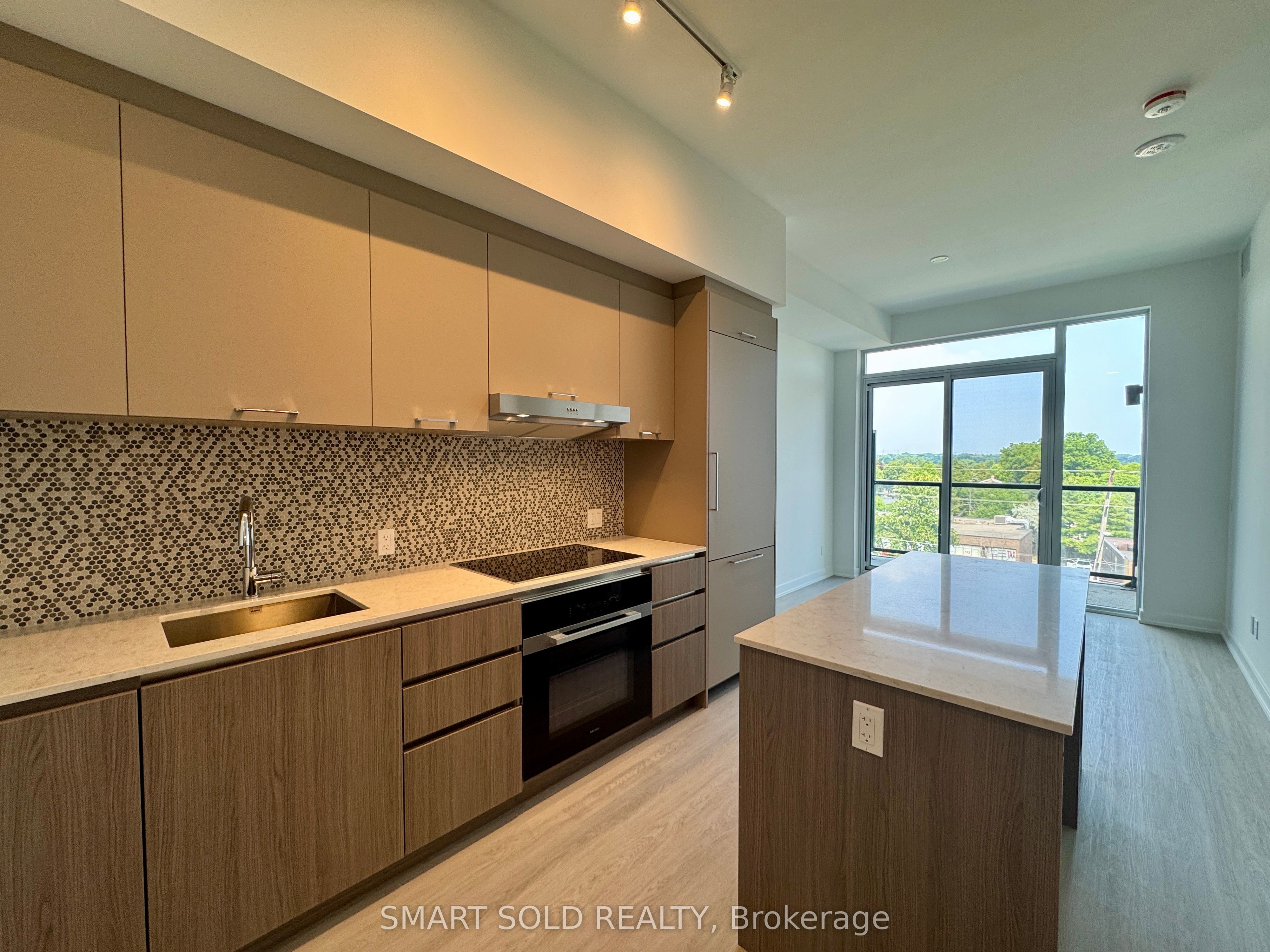 8188 Yonge Street 520, Vaughan, ON L4J 0M2 photo 3
