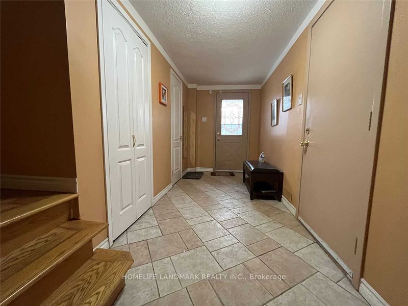 26 Joanna Crescent, Vaughan, ON L4J 5E7 photo 2