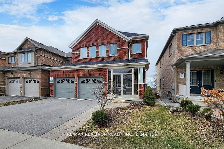 179 Armstrong Crescent, Bradford West Gwillimbury, ON L3Z 2A4 photo 2