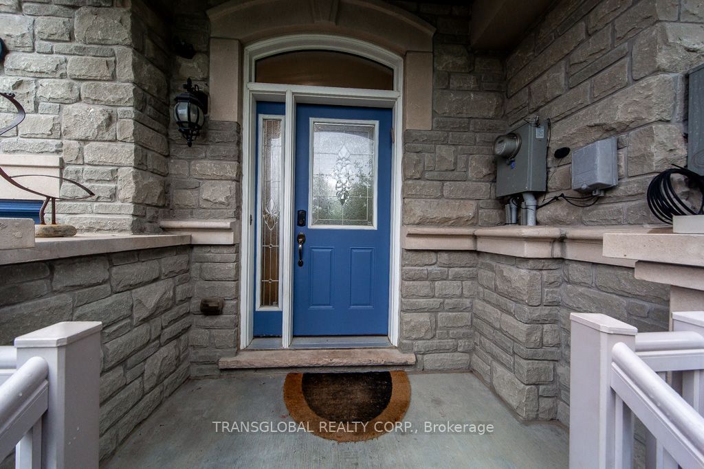 83 Spruce Pine Crescent N, Vaughan, ON L6A 0X7 photo 2