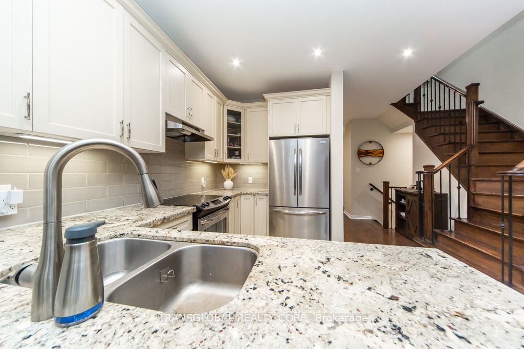83 Spruce Pine Crescent N, Vaughan, ON L6A 0X7 photo 5